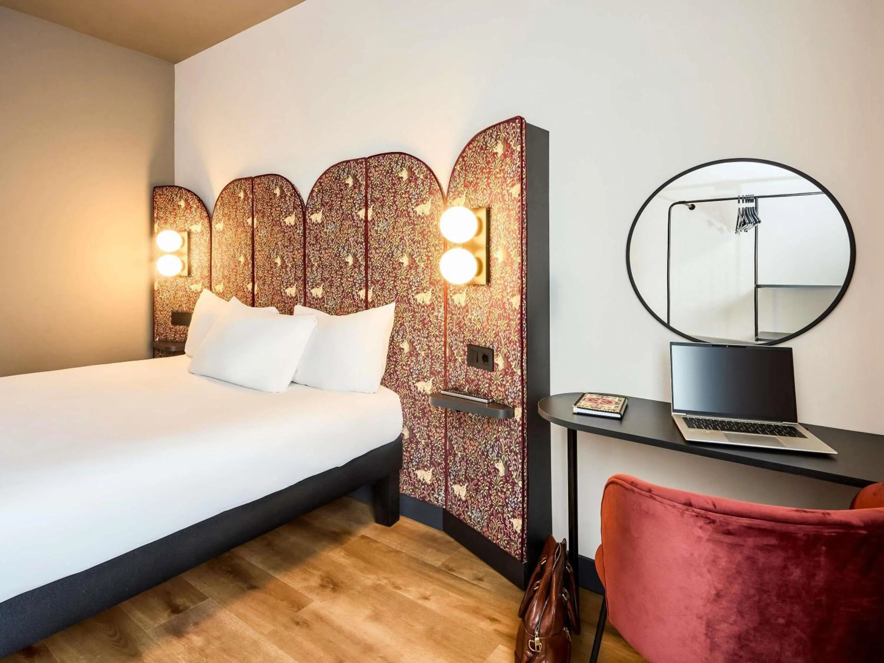 Bedroom, Bed in Ibis Styles Madrid Centro Maravillas