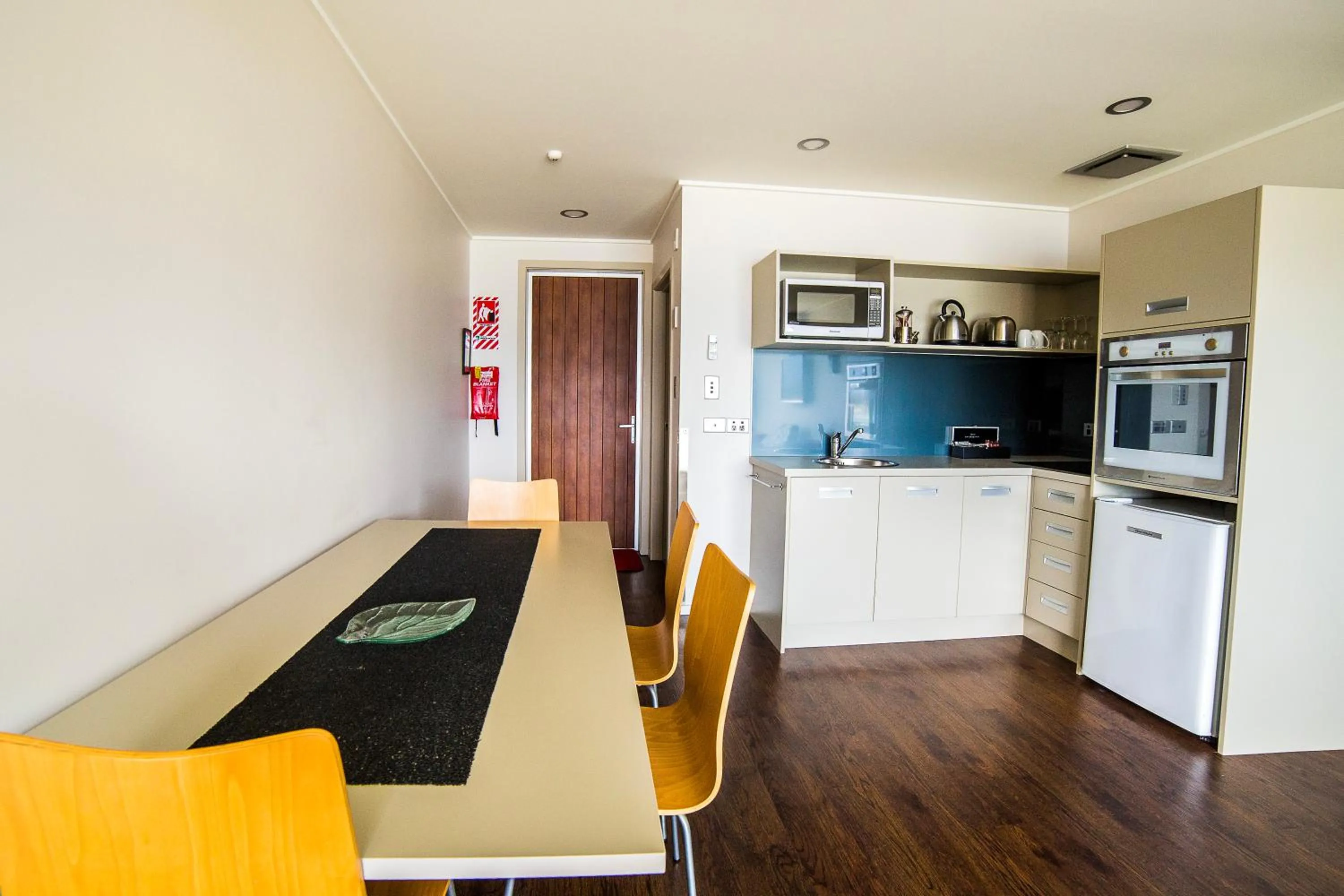 Kitchen or kitchenette in Marakura Deluxe Motel