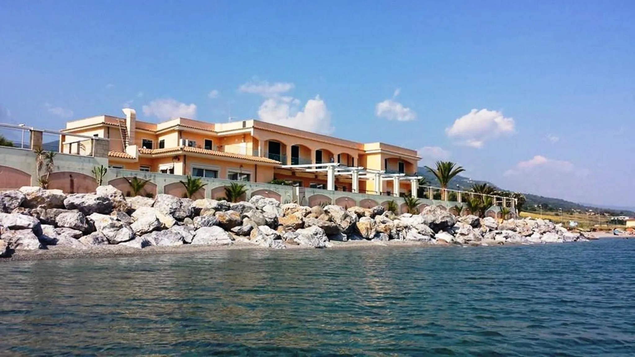 Property building in Hotel Ristorante La Lampara