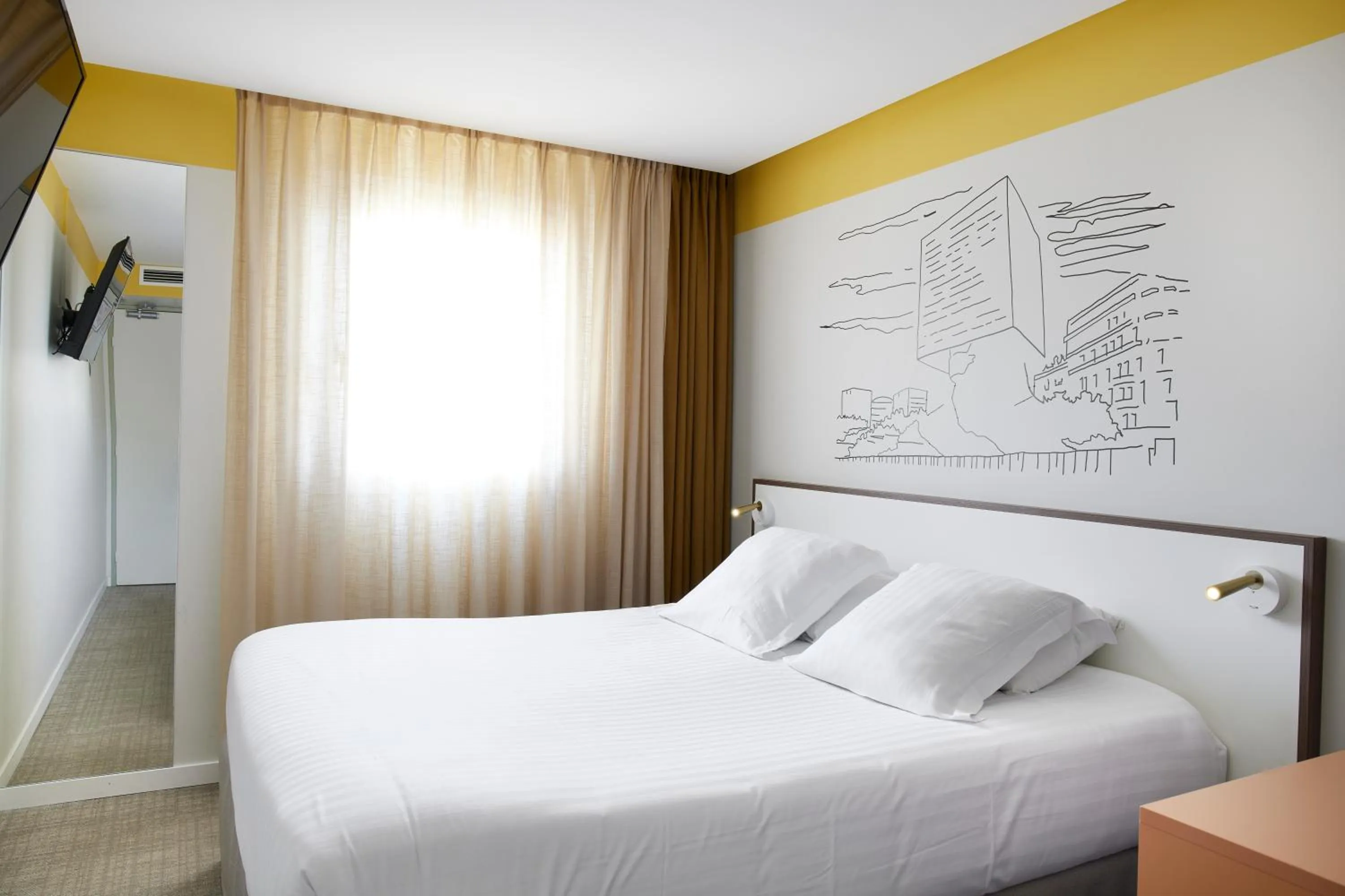 Bedroom, Bed in Hotel du Pin Nice Port