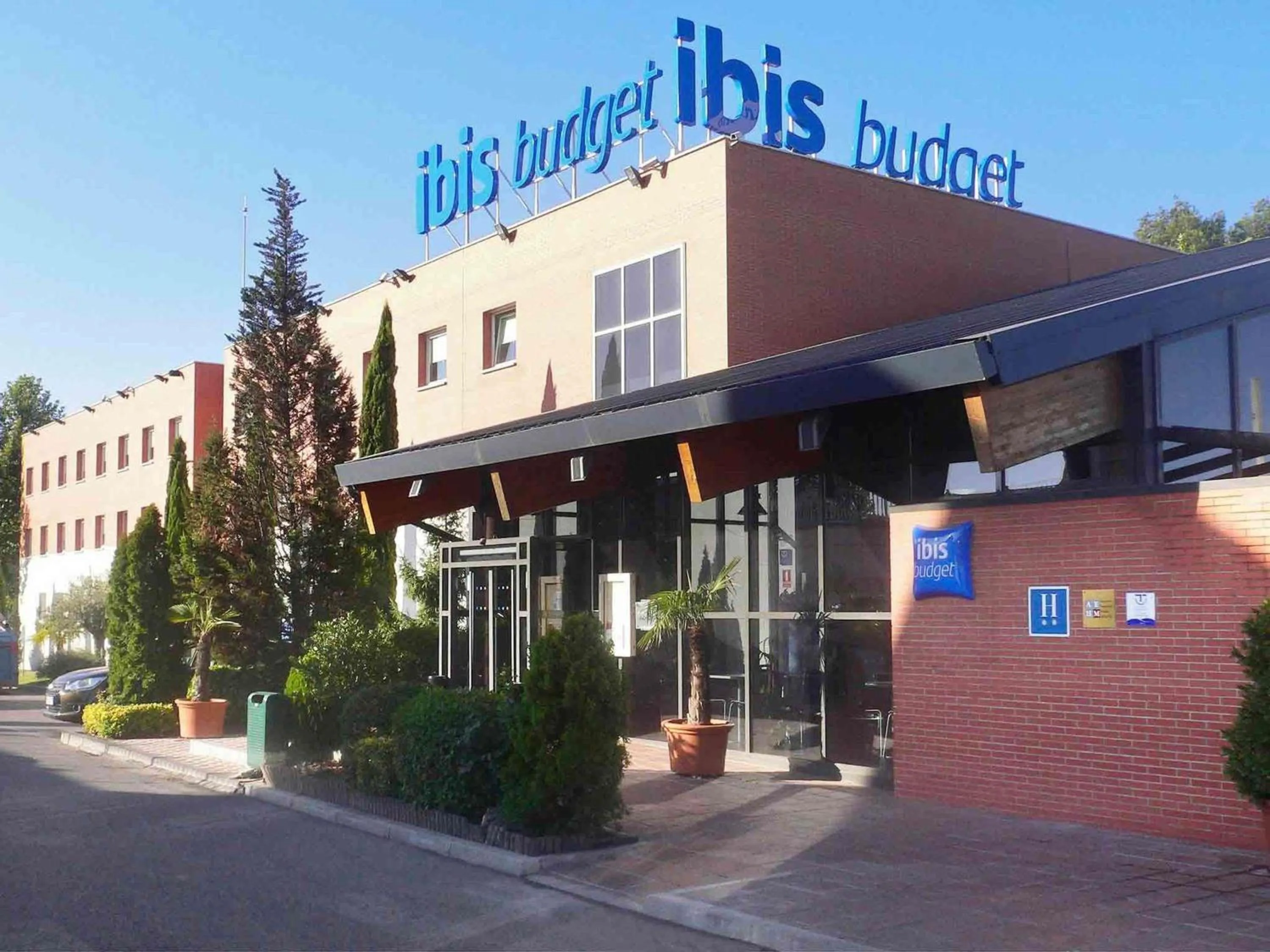 Property building in Ibis Budget Madrid Alcalá de Henares La Dehesa