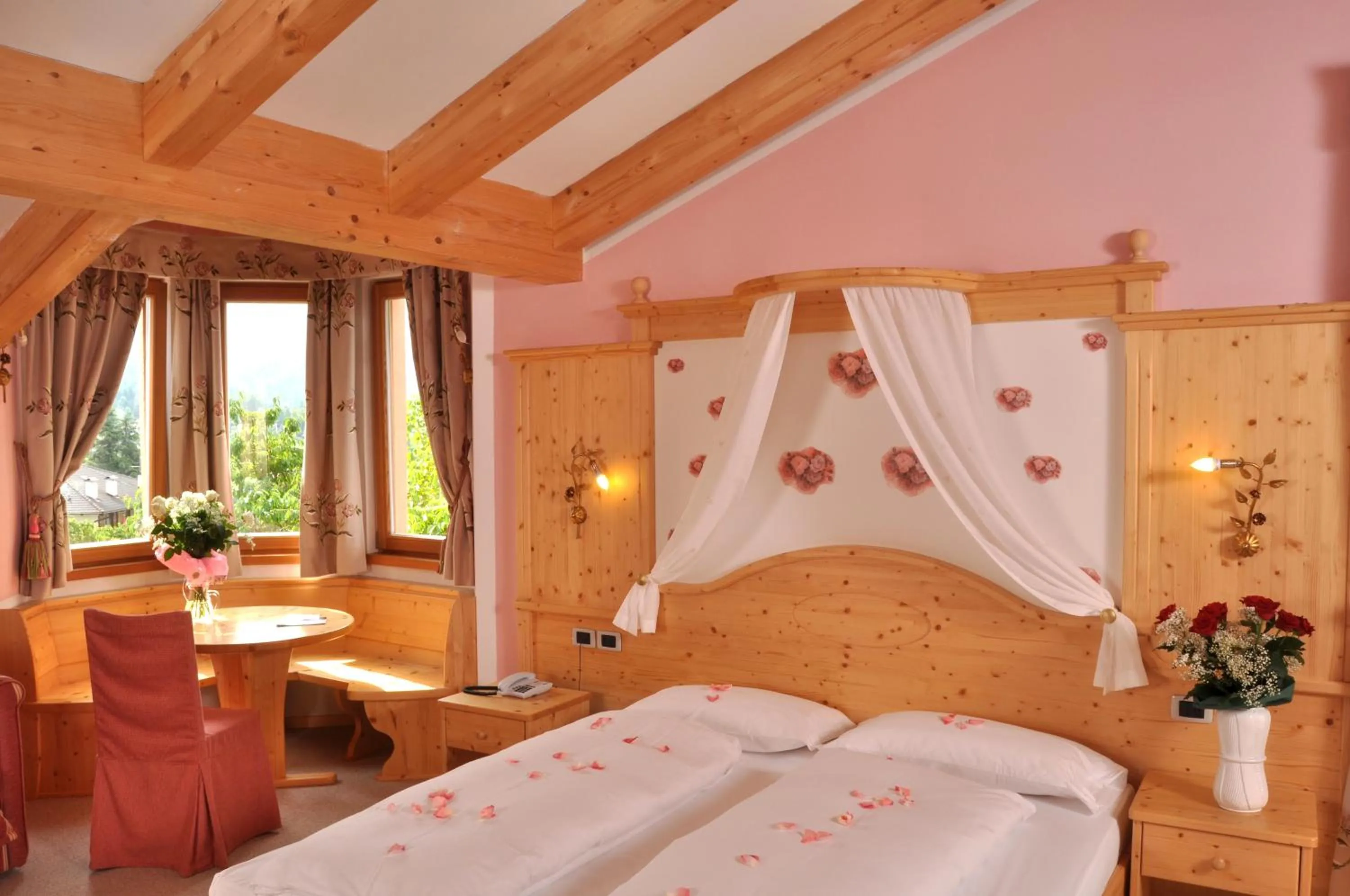 Photo of the whole room, Bed in Hotel Rosa Resort