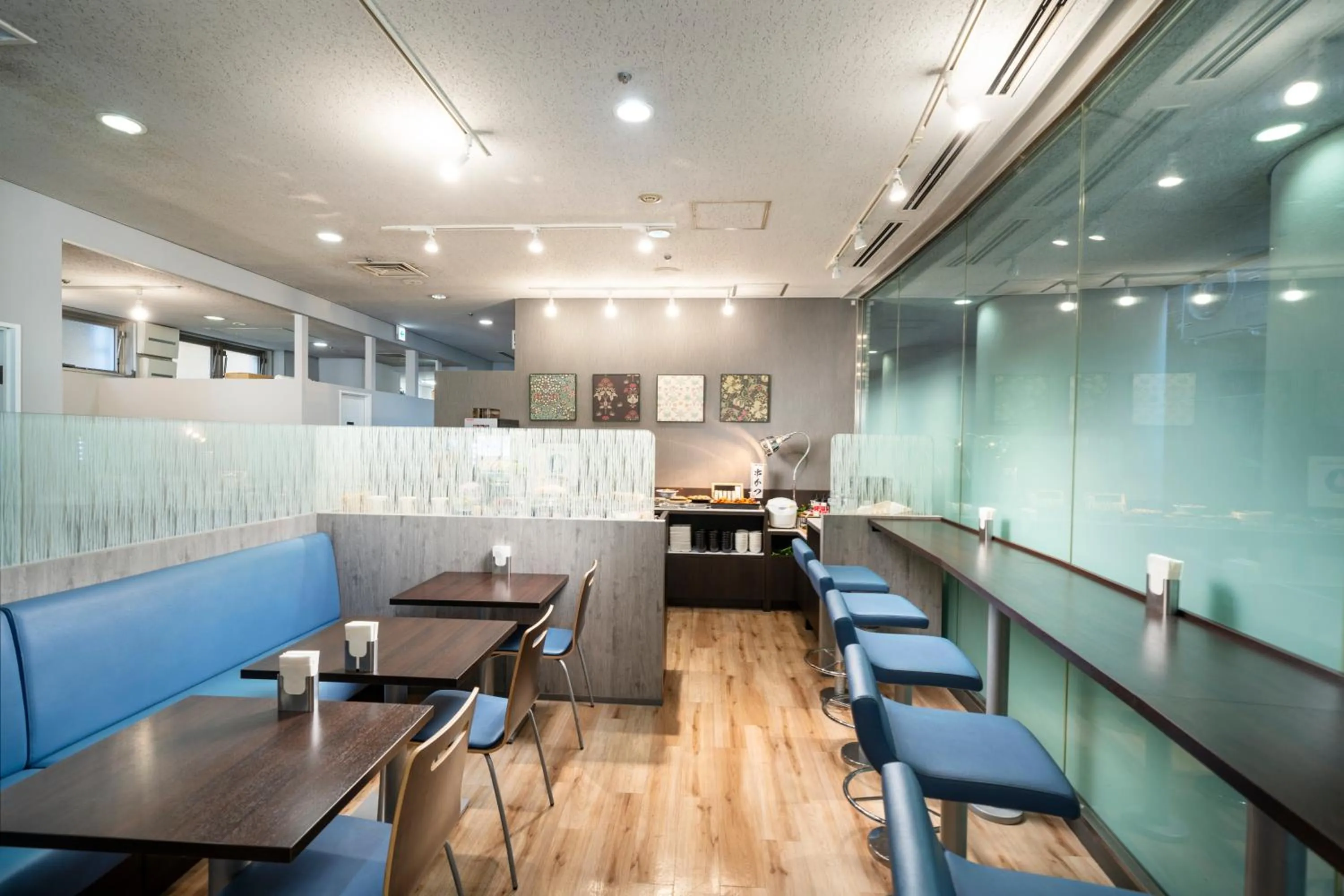 Restaurant/places to eat in Best Western Osaka Tsukamoto
