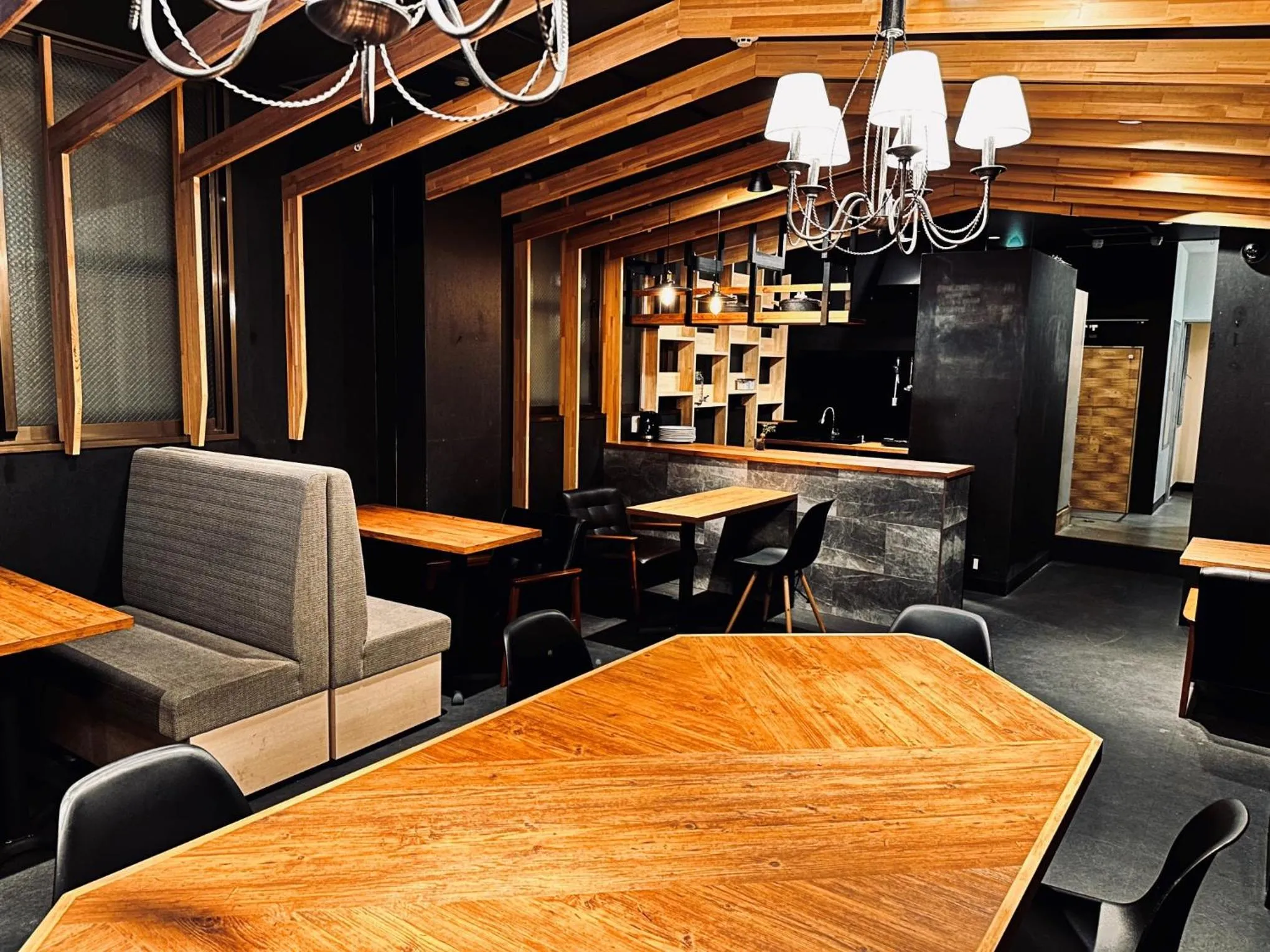 Communal lounge/ TV room in Namba Guesthouse HIVE