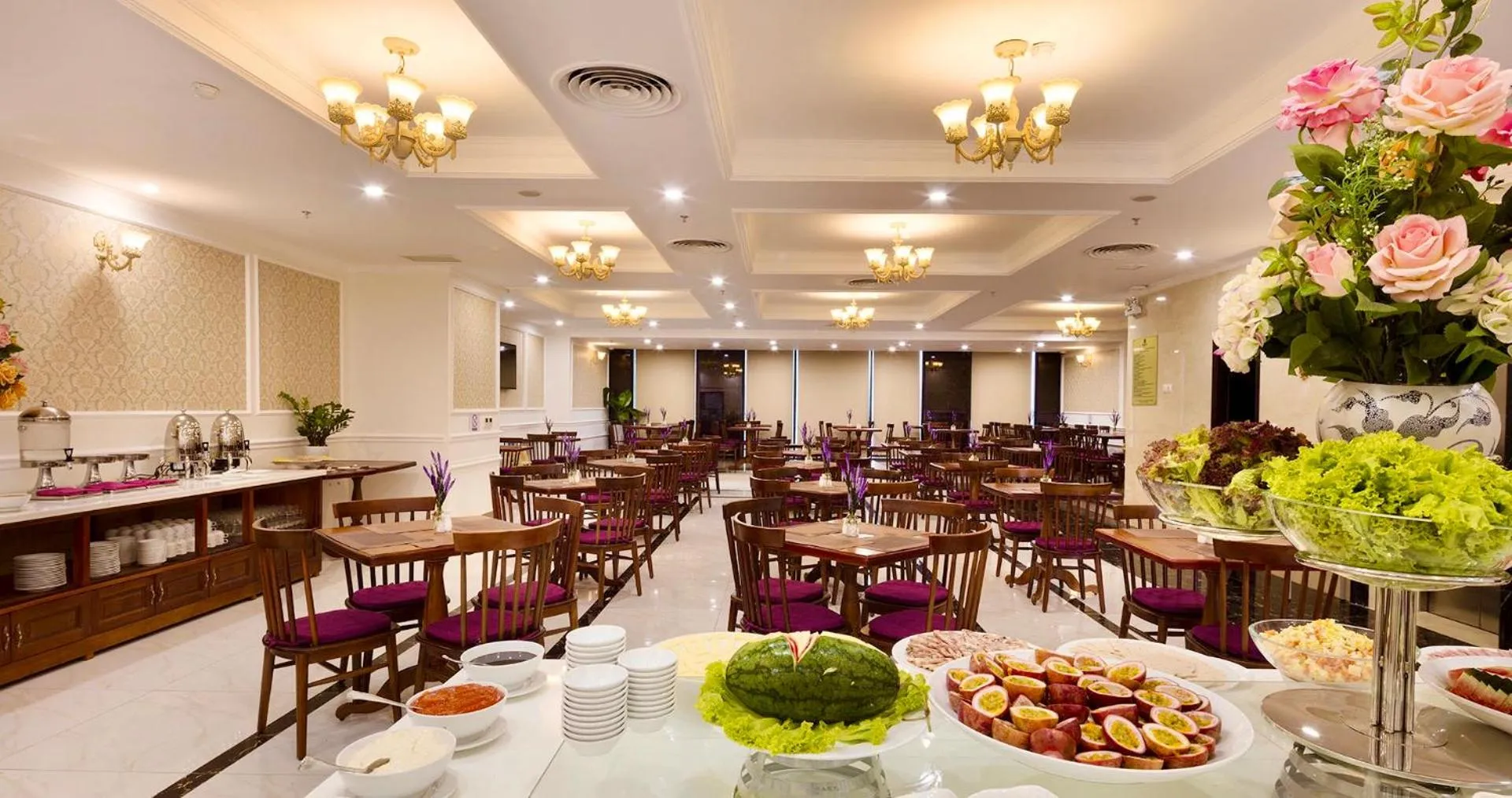 Restaurant/places to eat in Bonjour Nha Trang Hotel