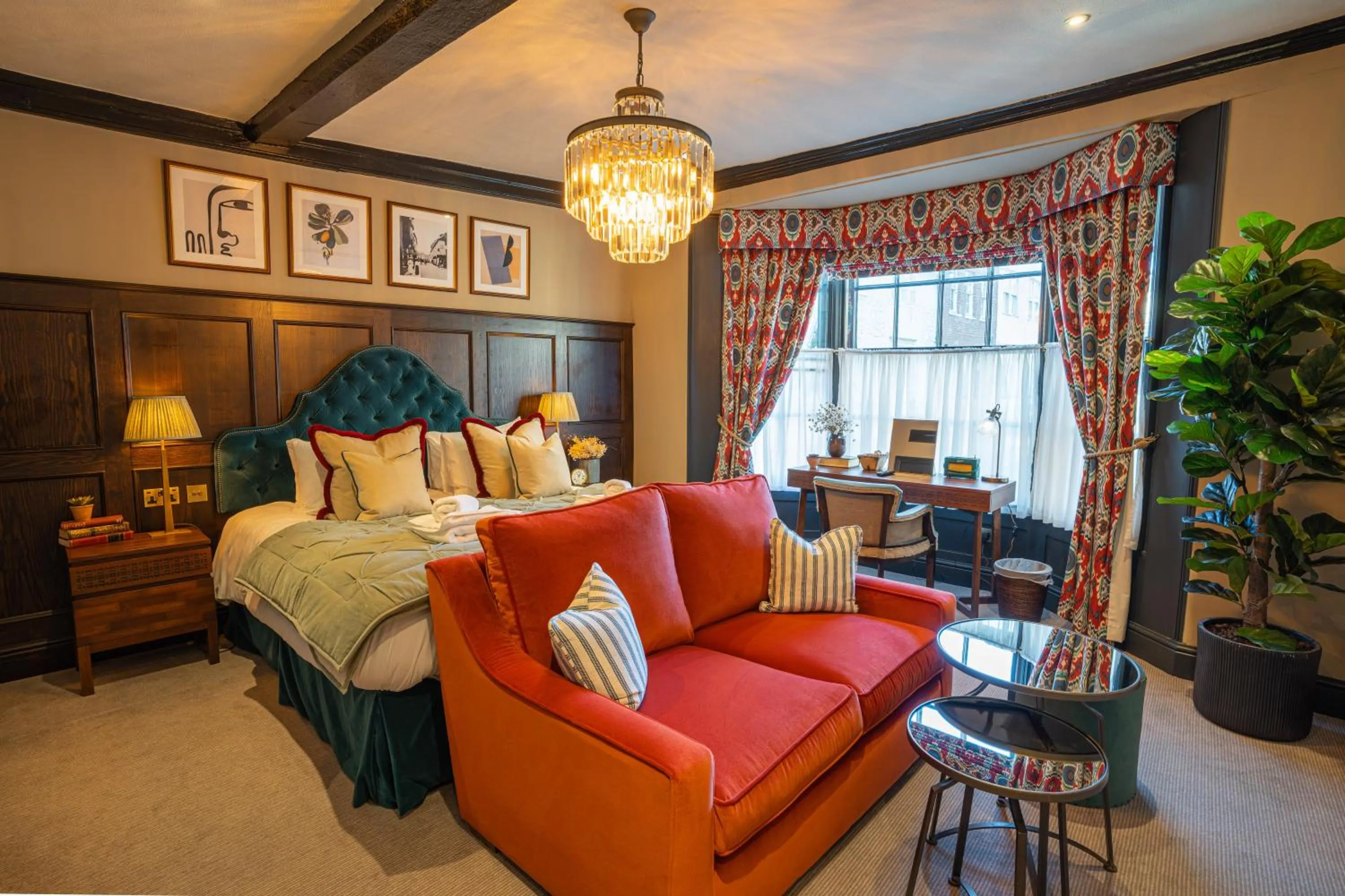 Bedroom, Bed in Salisbury Arms Hotel