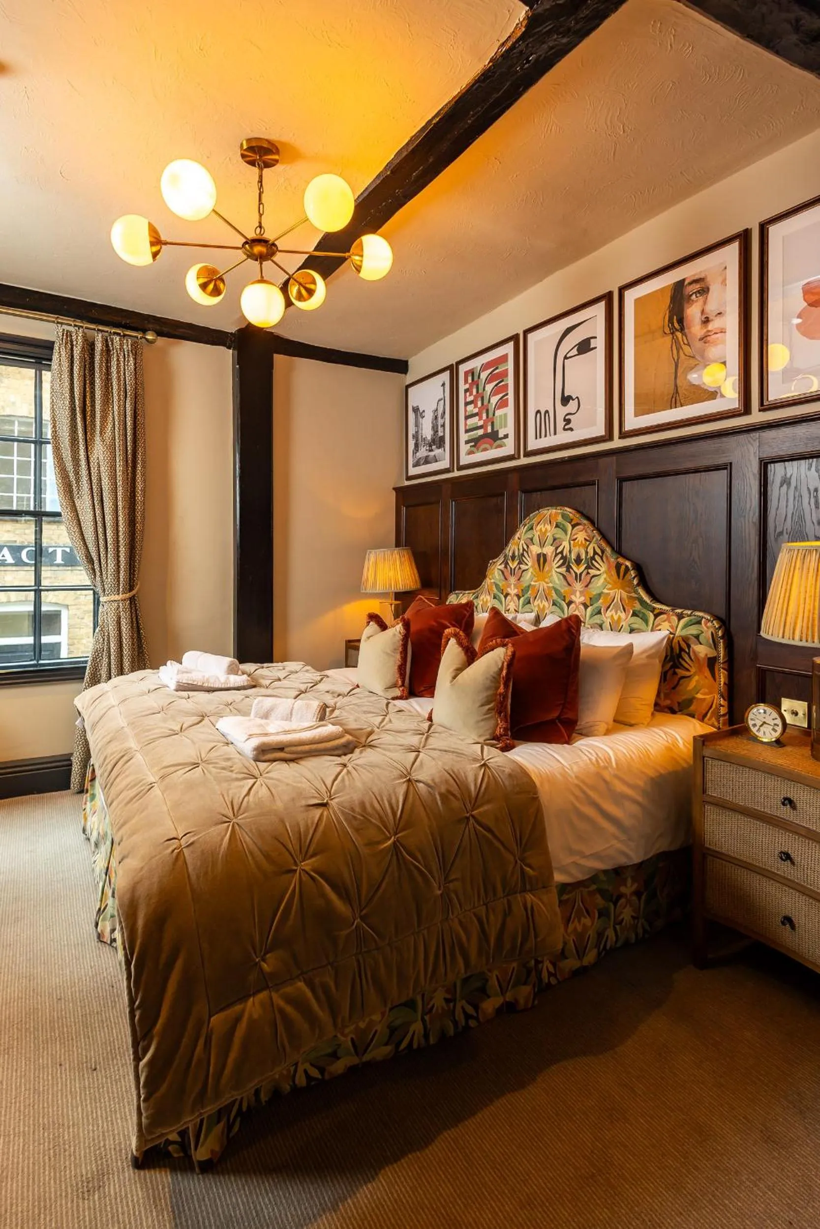 Bedroom, Bed in Salisbury Arms Hotel