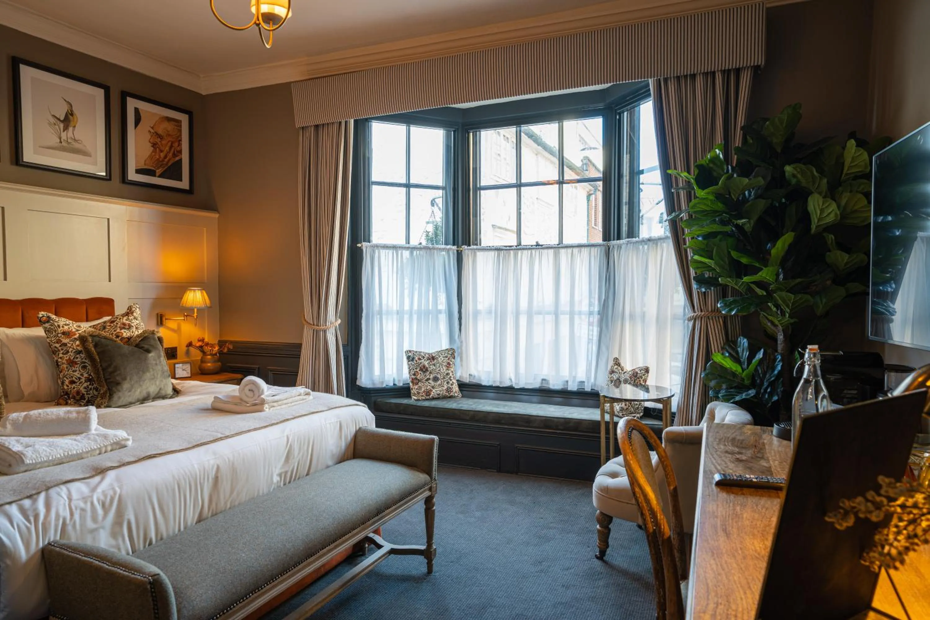 Bedroom, Bed in Salisbury Arms Hotel