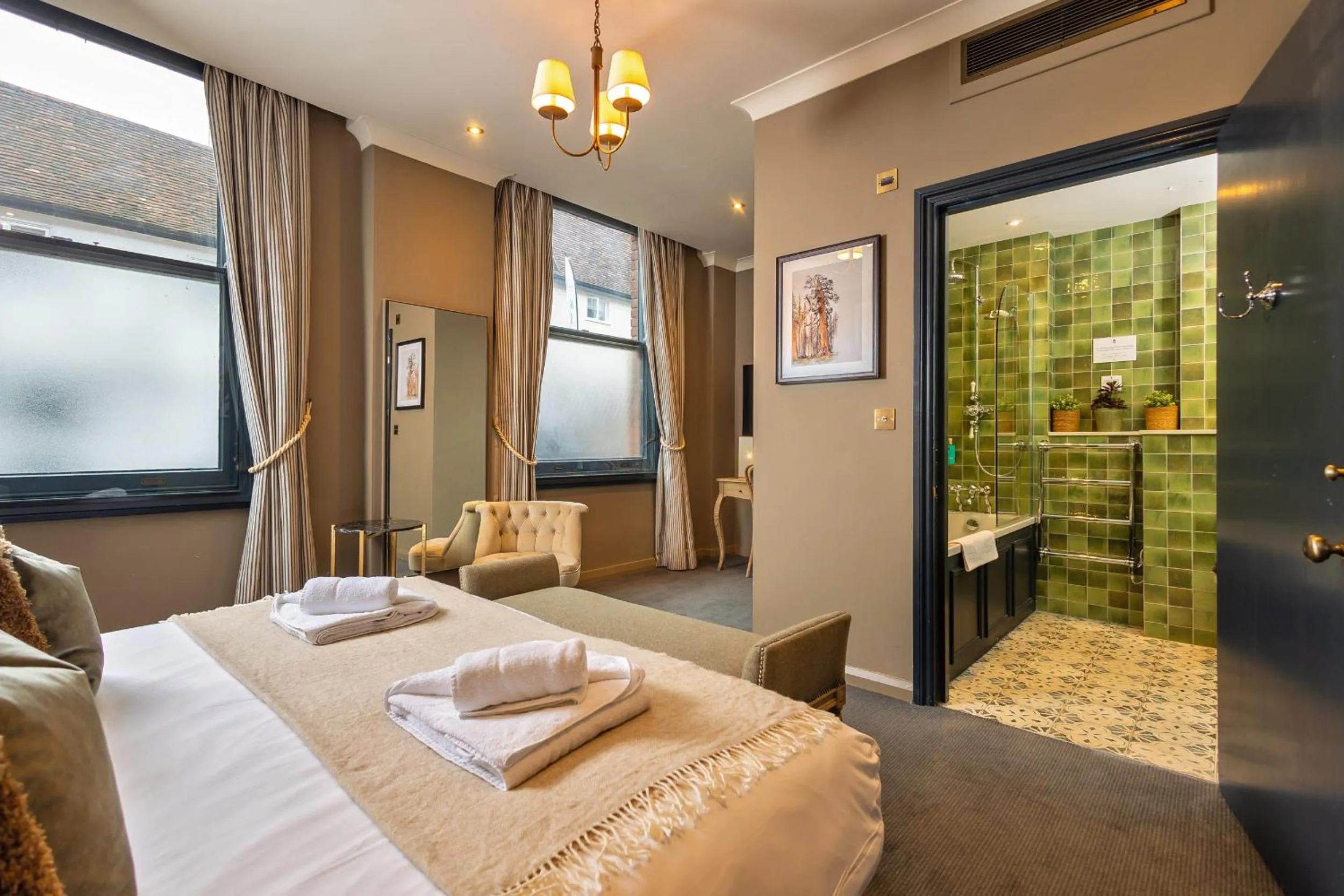 Bathroom, Bed in Salisbury Arms Hotel