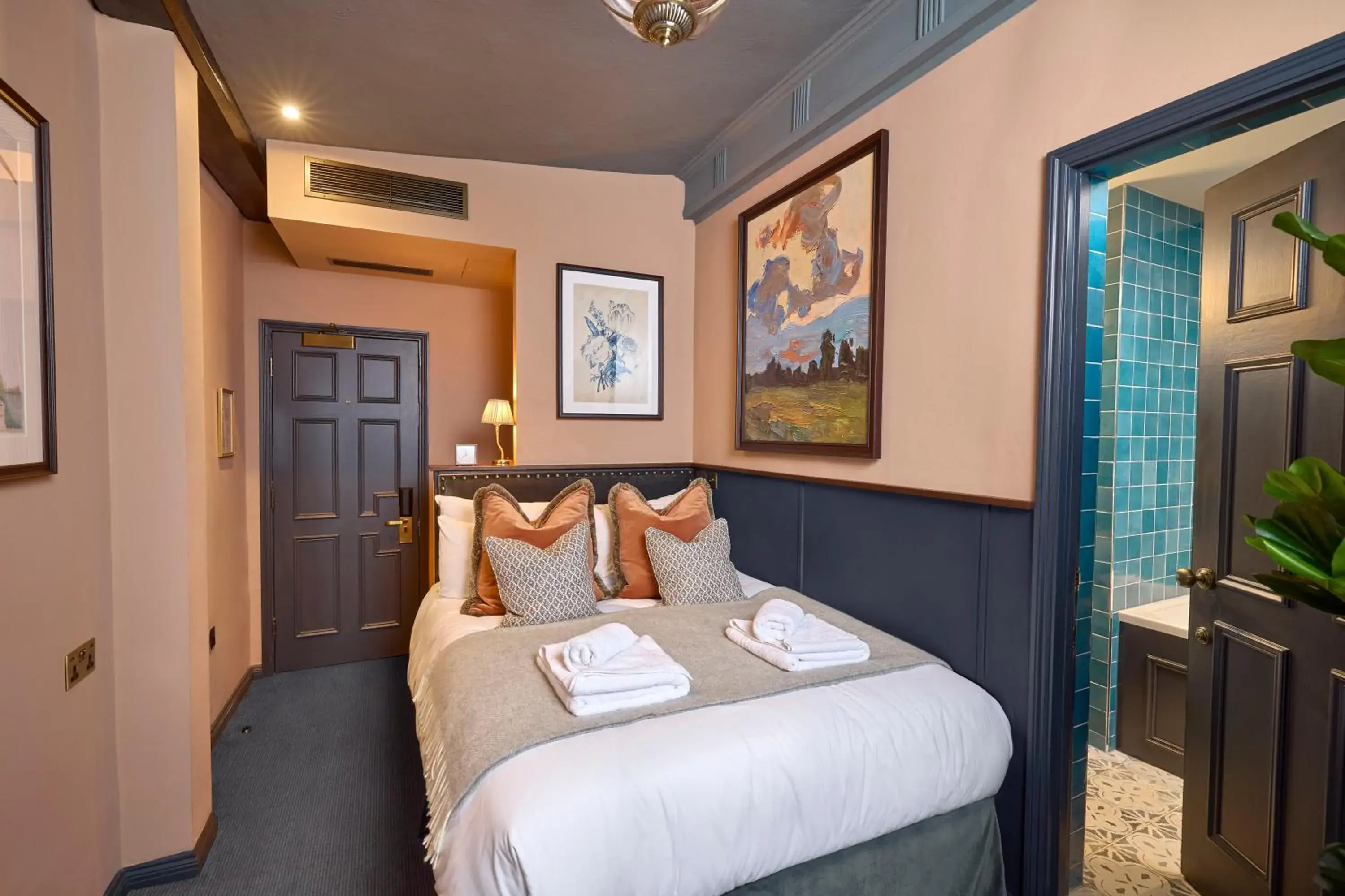 Snug in Salisbury Arms Hotel Snug in Salisbury Arms Hotel