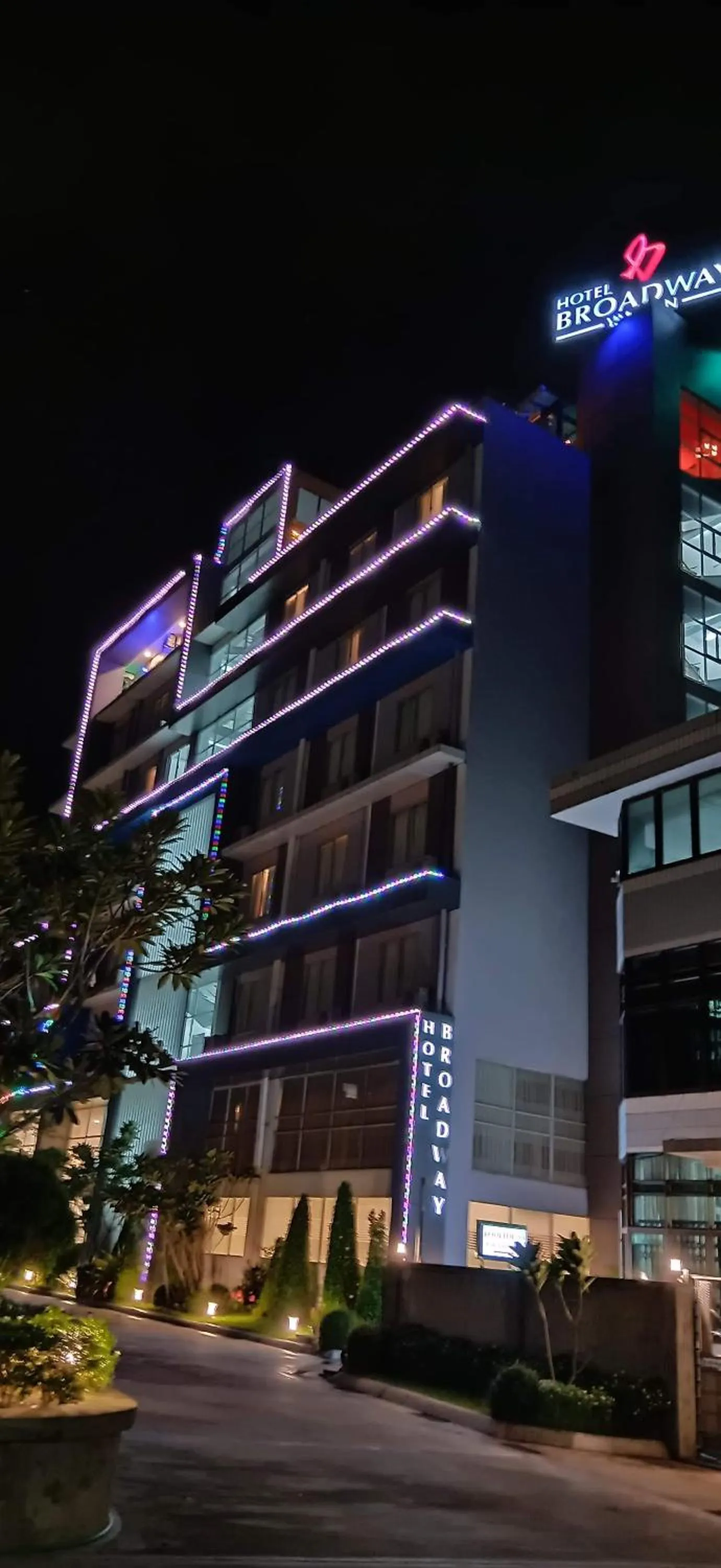 Hotel Broadway Yangon