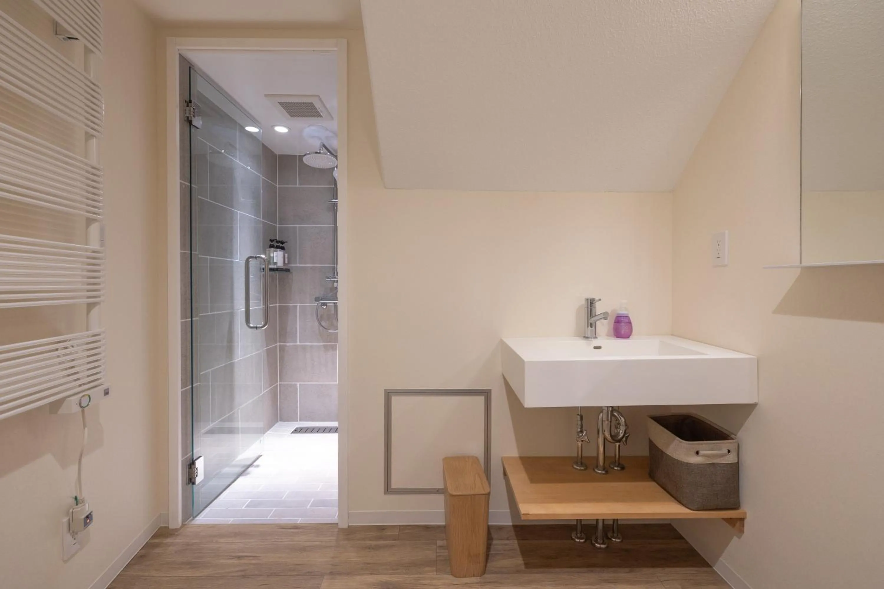 Shower in Residence Yasushi