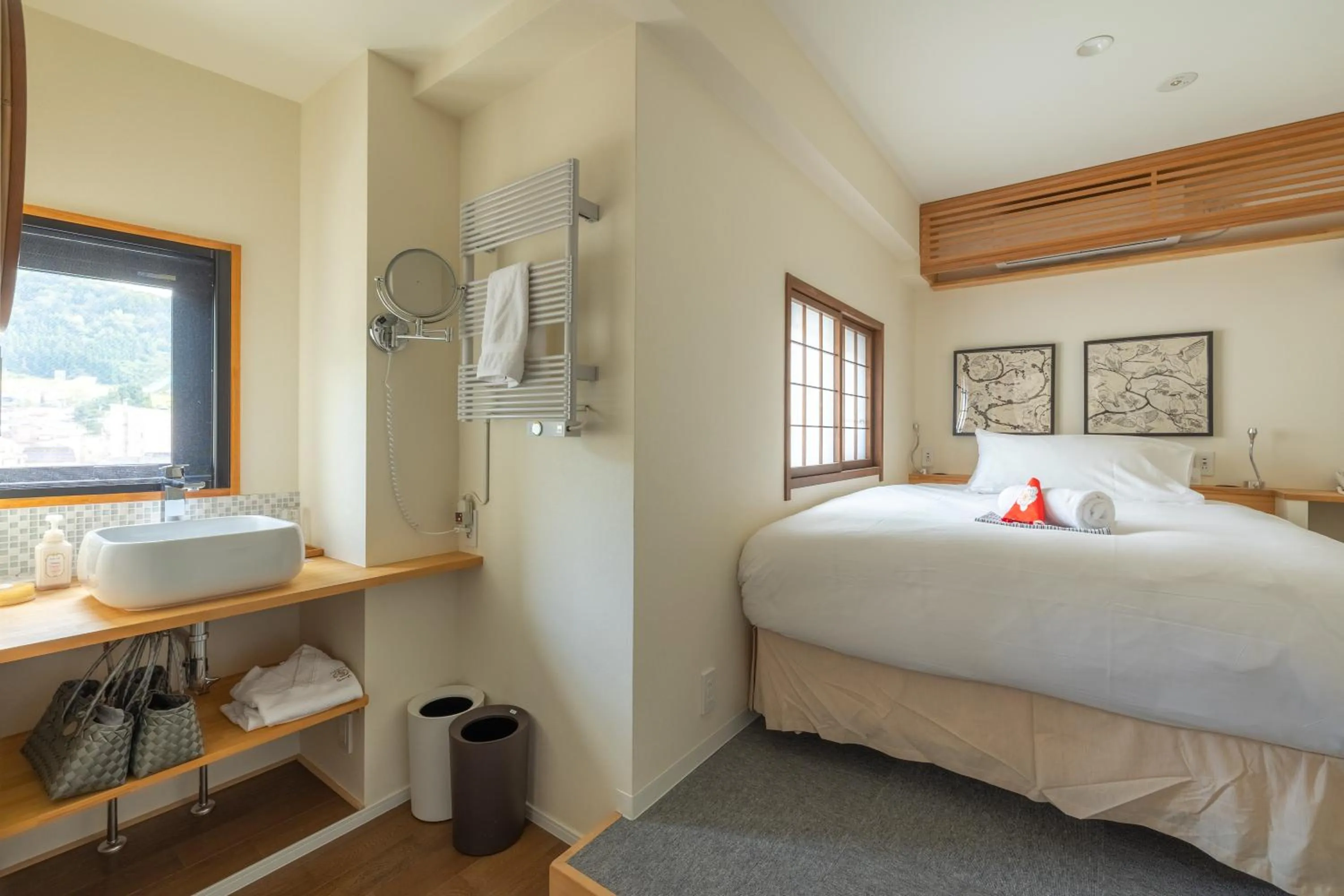 Bed in Residence Yasushi