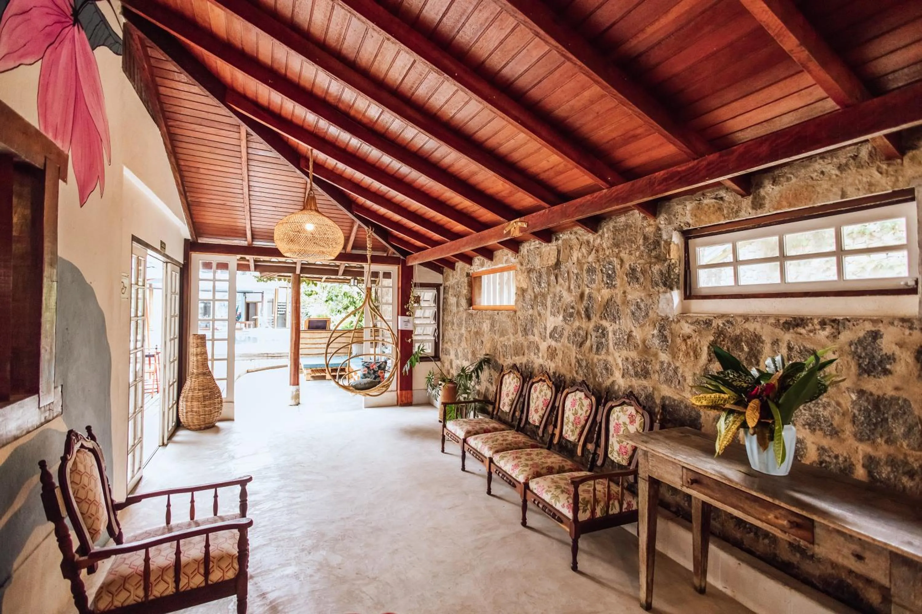 Seating area in VELINN Pousada Santa Tereza