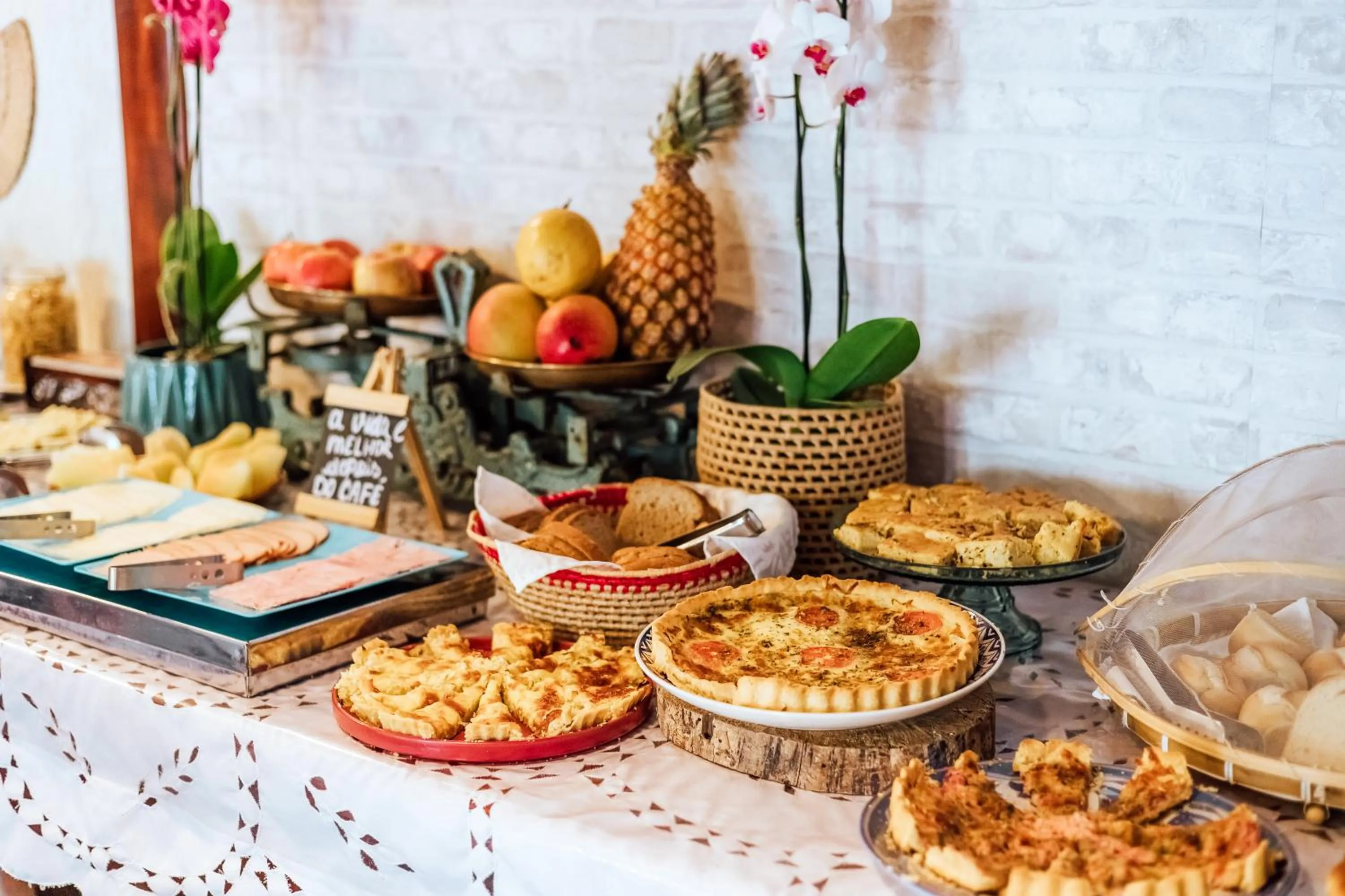 Breakfast in VELINN Pousada Santa Tereza