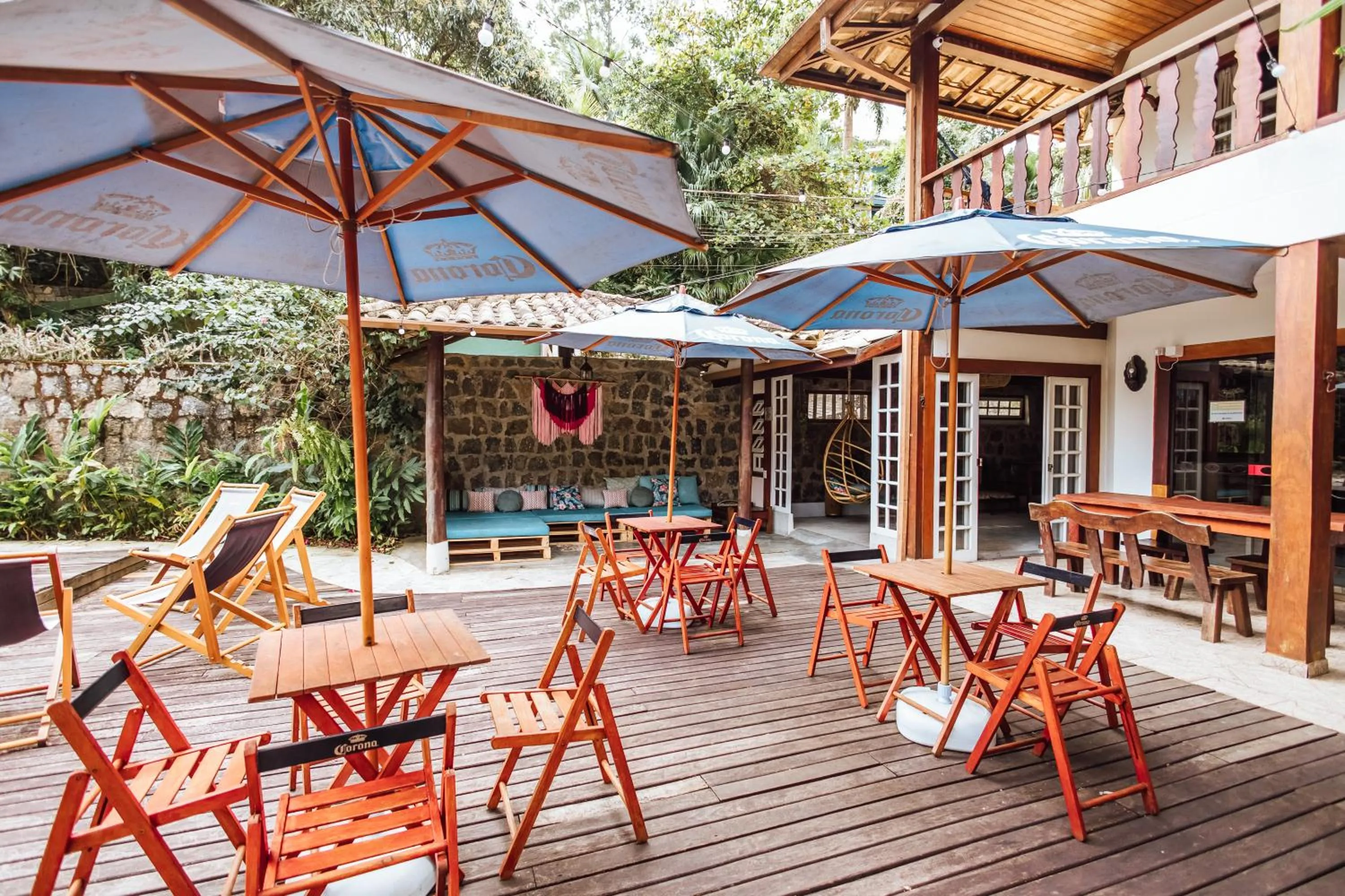 Seating area in VELINN Pousada Santa Tereza