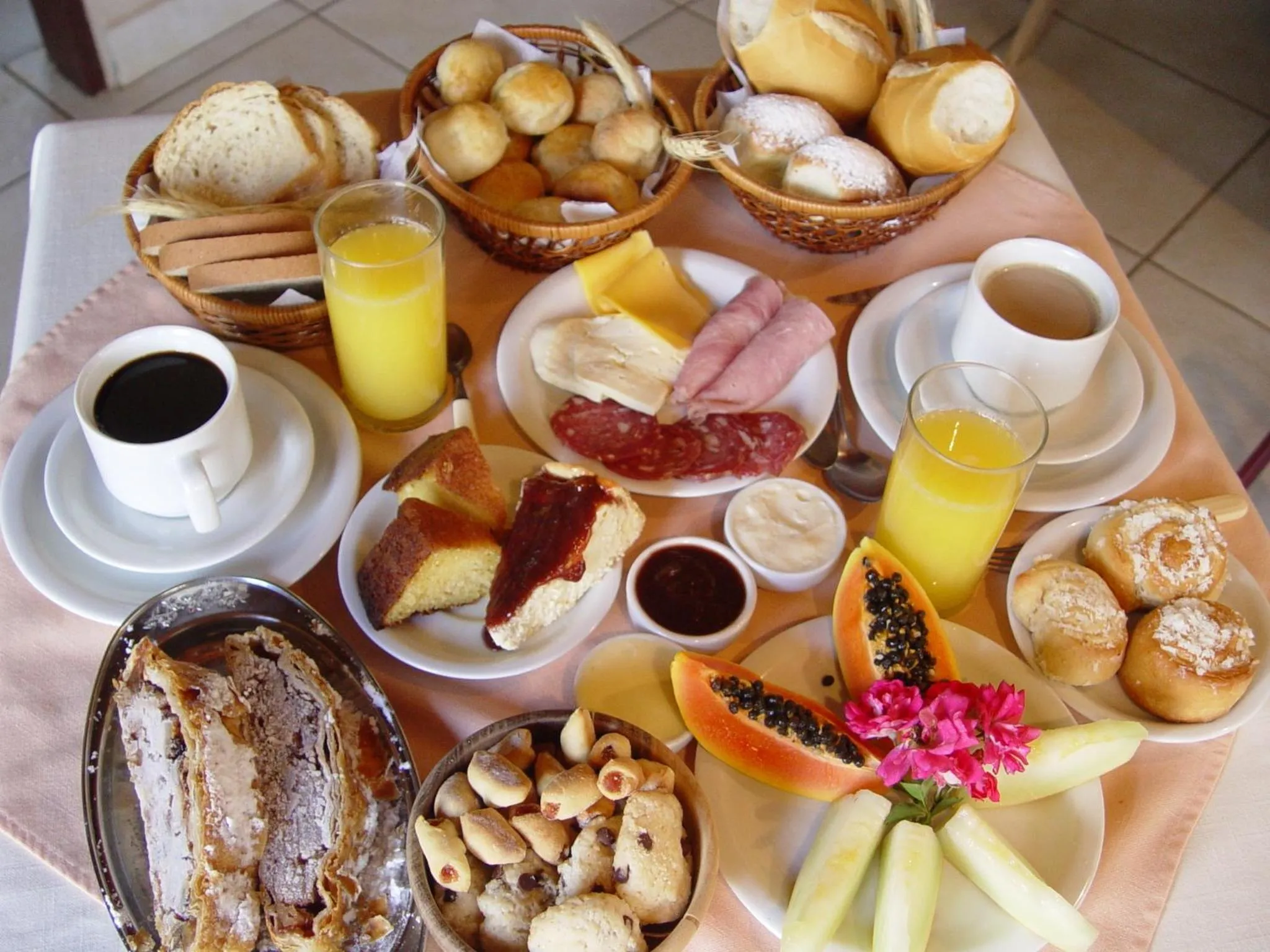 Breakfast in Pousada Aguia Dourada