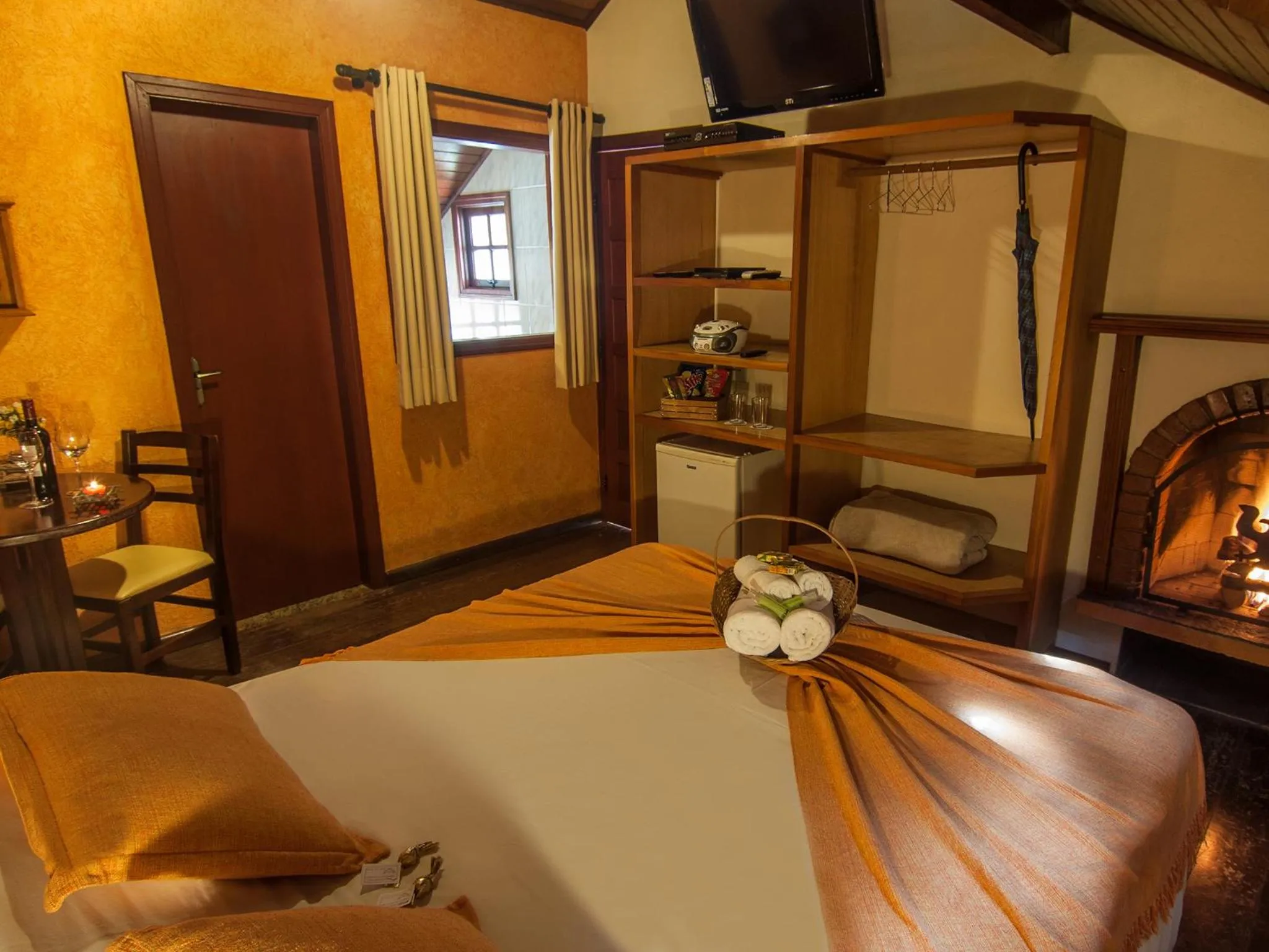 Photo of the whole room, Bed in Pousada Aguia Dourada