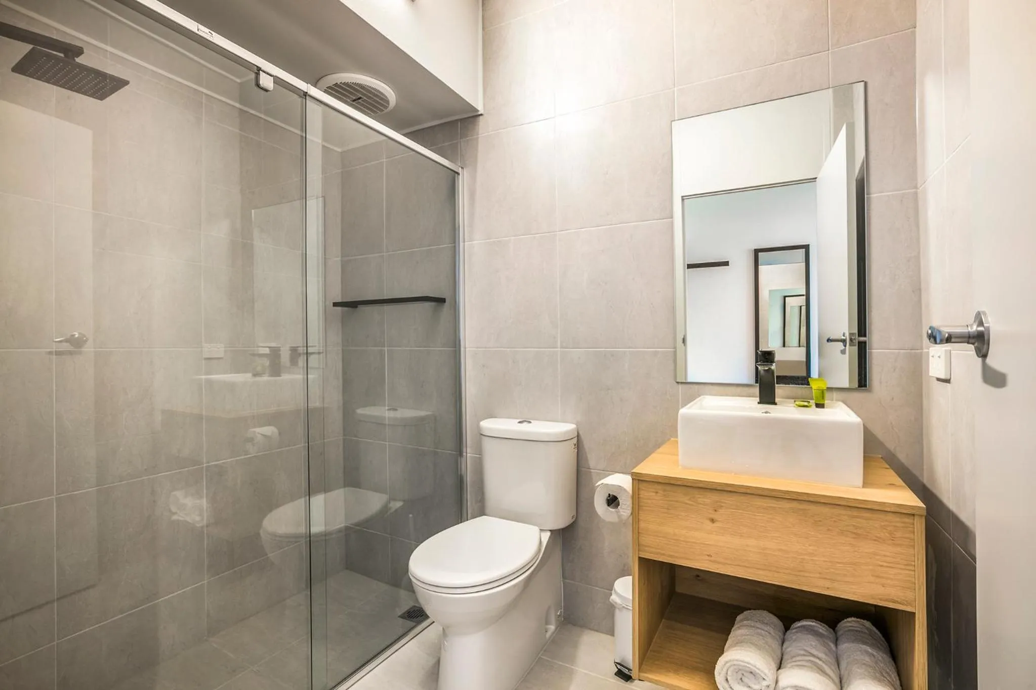 Shower in Nightcap at The Cheeky Squire