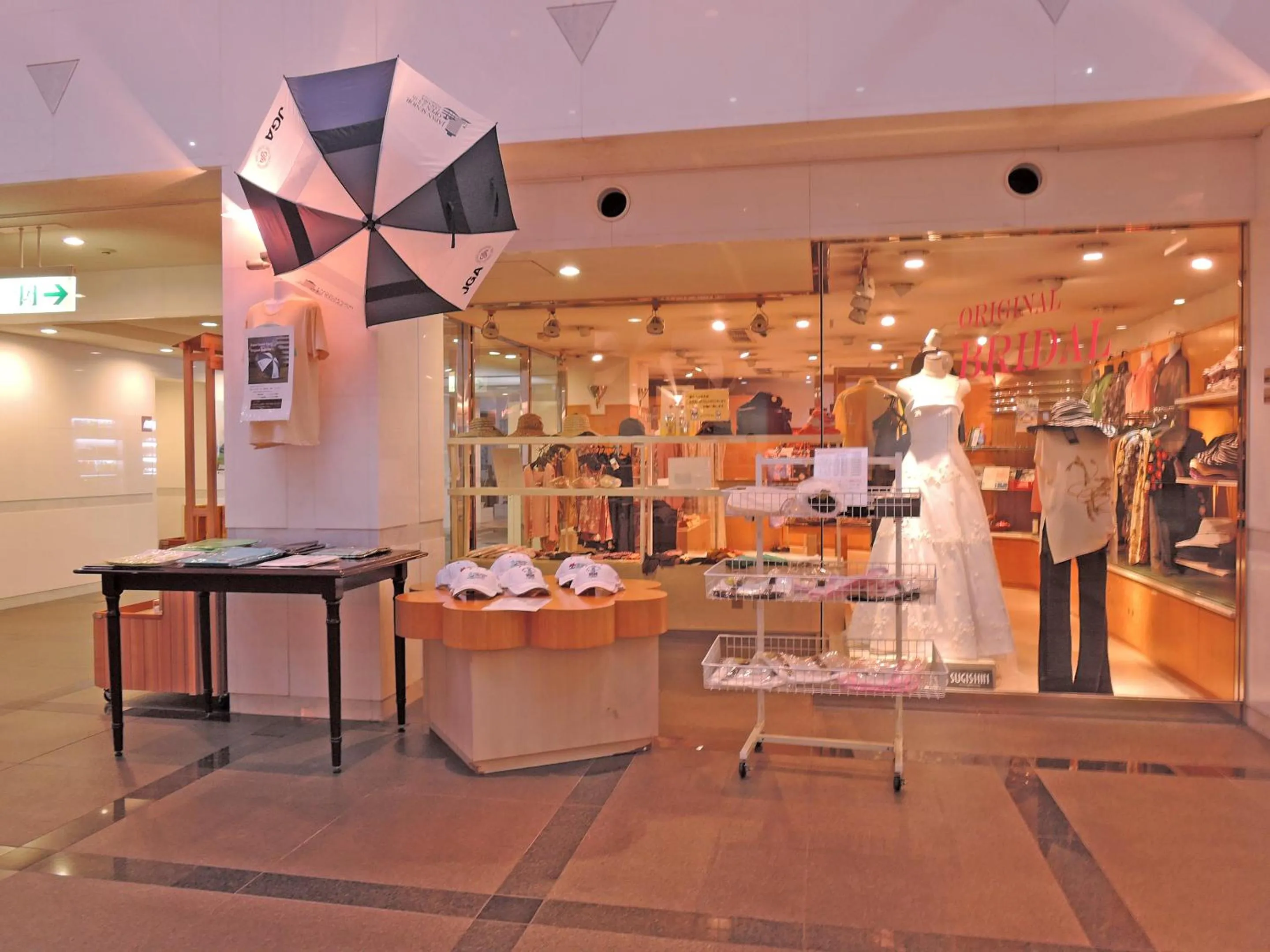 On-site shops in Cocopa Resort Club