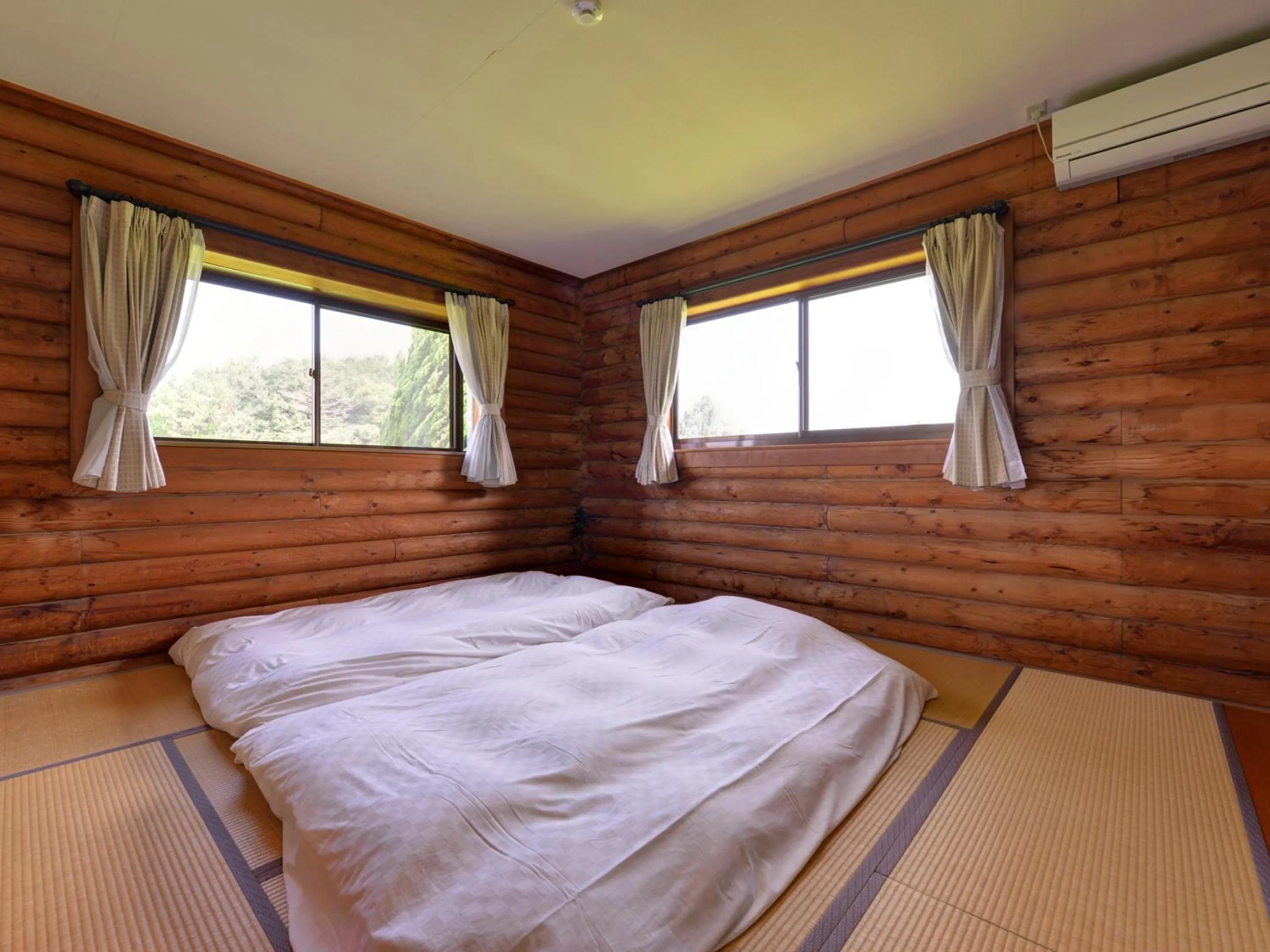 Photo of the whole room, Bed in Cocopa Resort Club