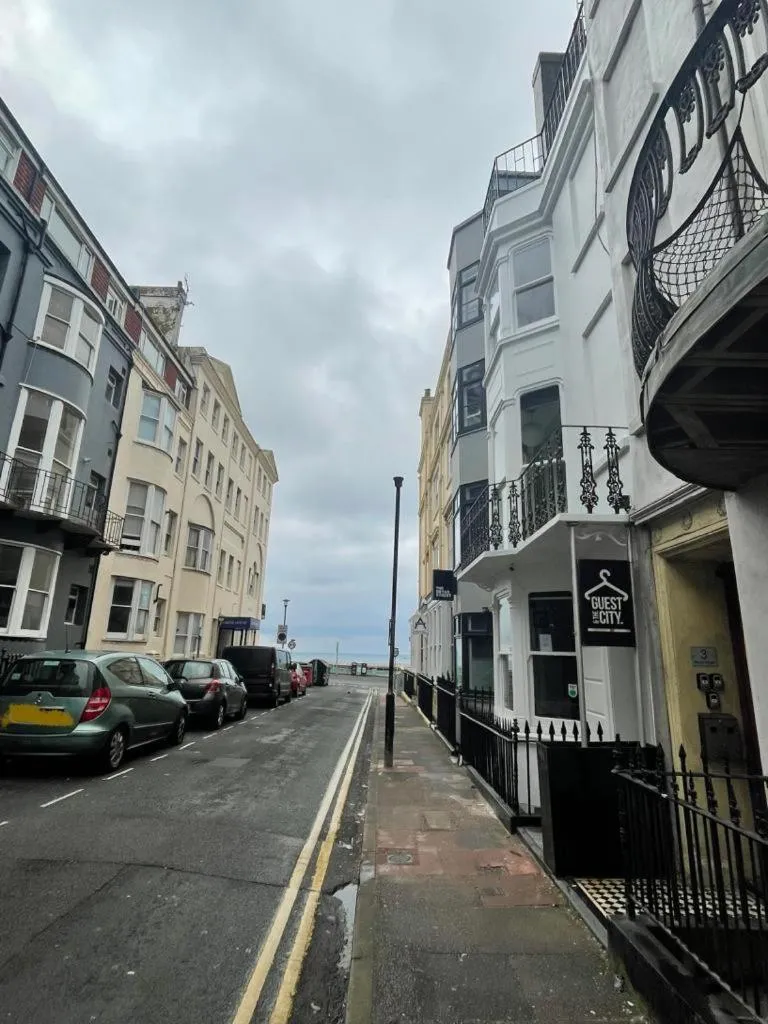 Neighbourhood in Guest And The City