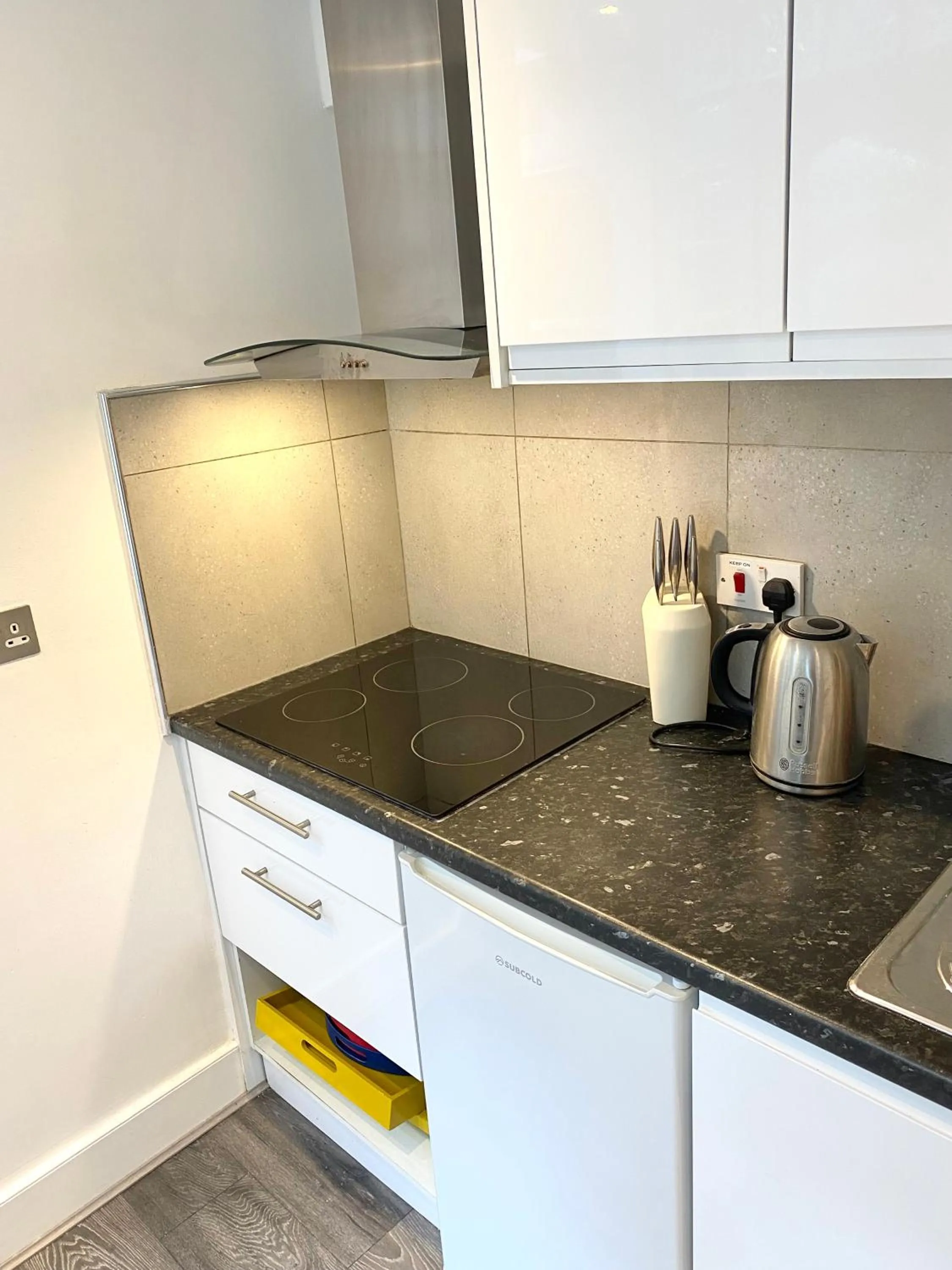 Coffee/tea facilities in Guest And The City