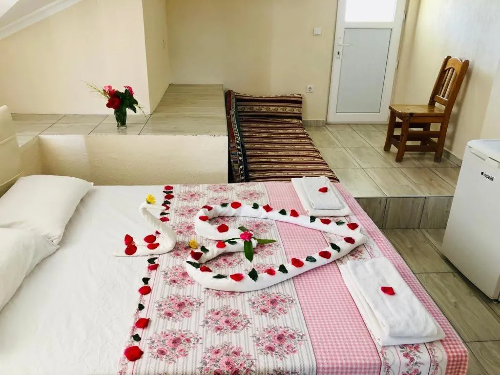 Photo of the whole room, Bed in Karaca Apart Hotel