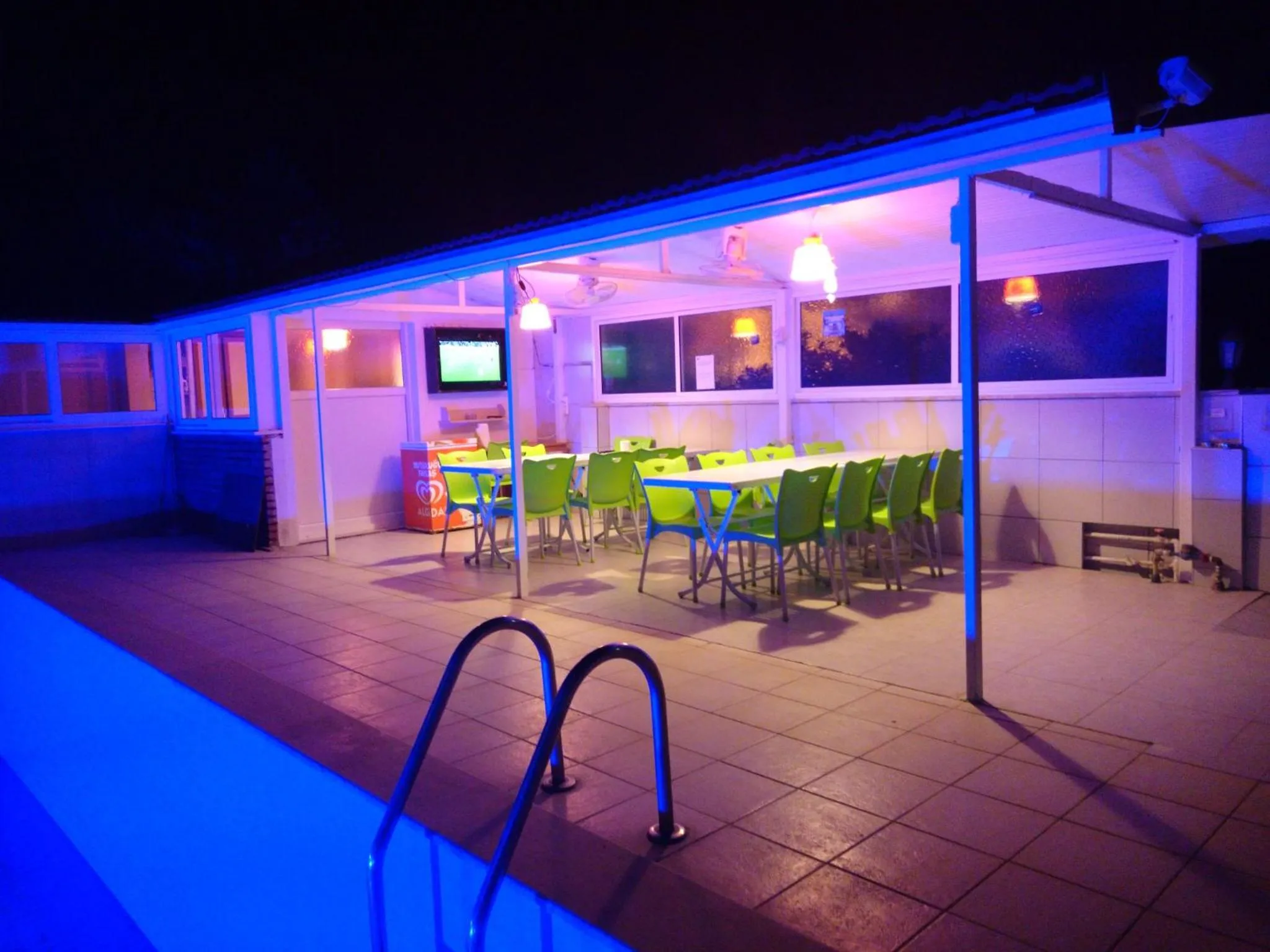 Restaurant/places to eat in Karaca Apart Hotel