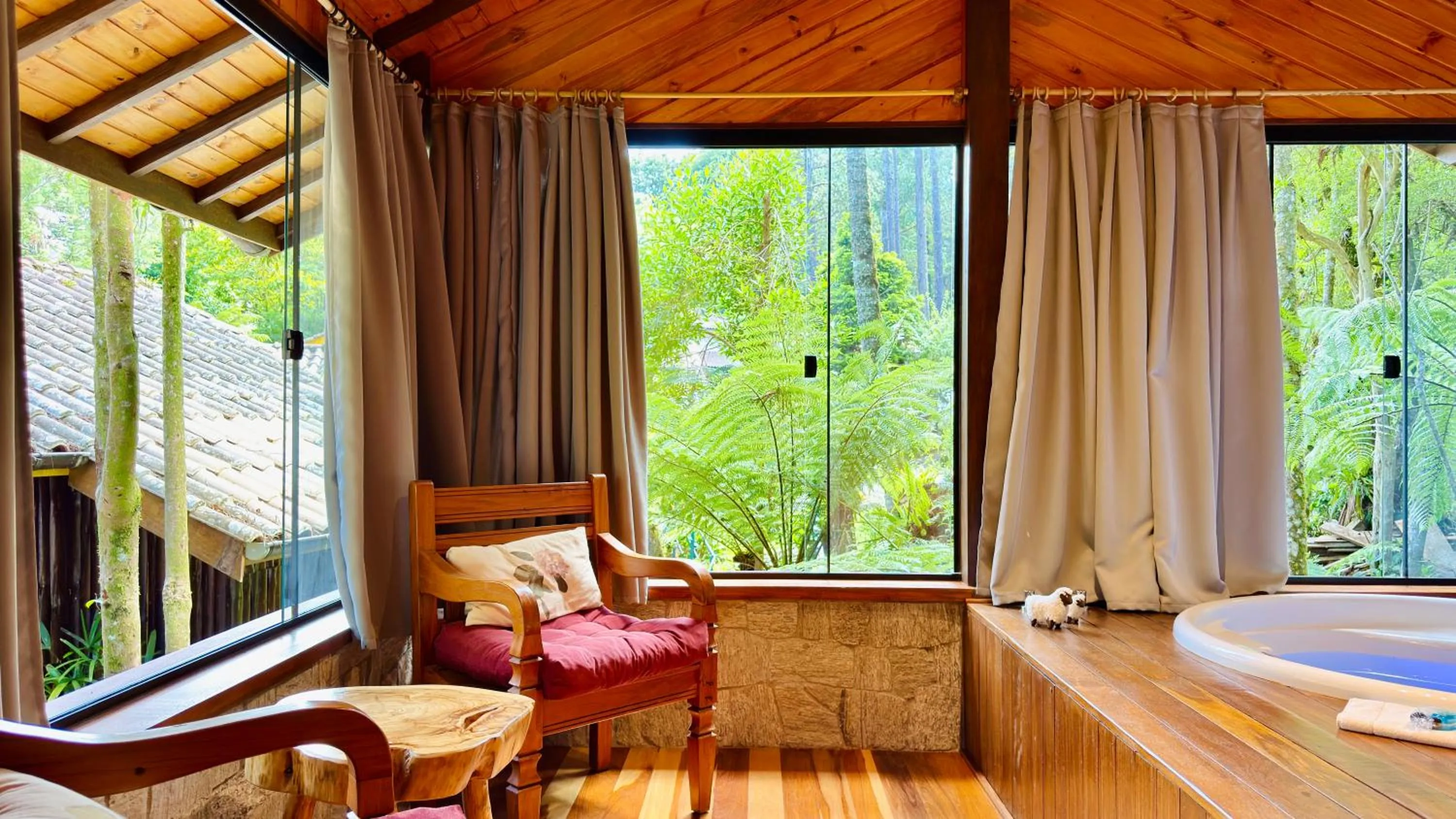 Hot Tub in Pousada Villa D'Amore