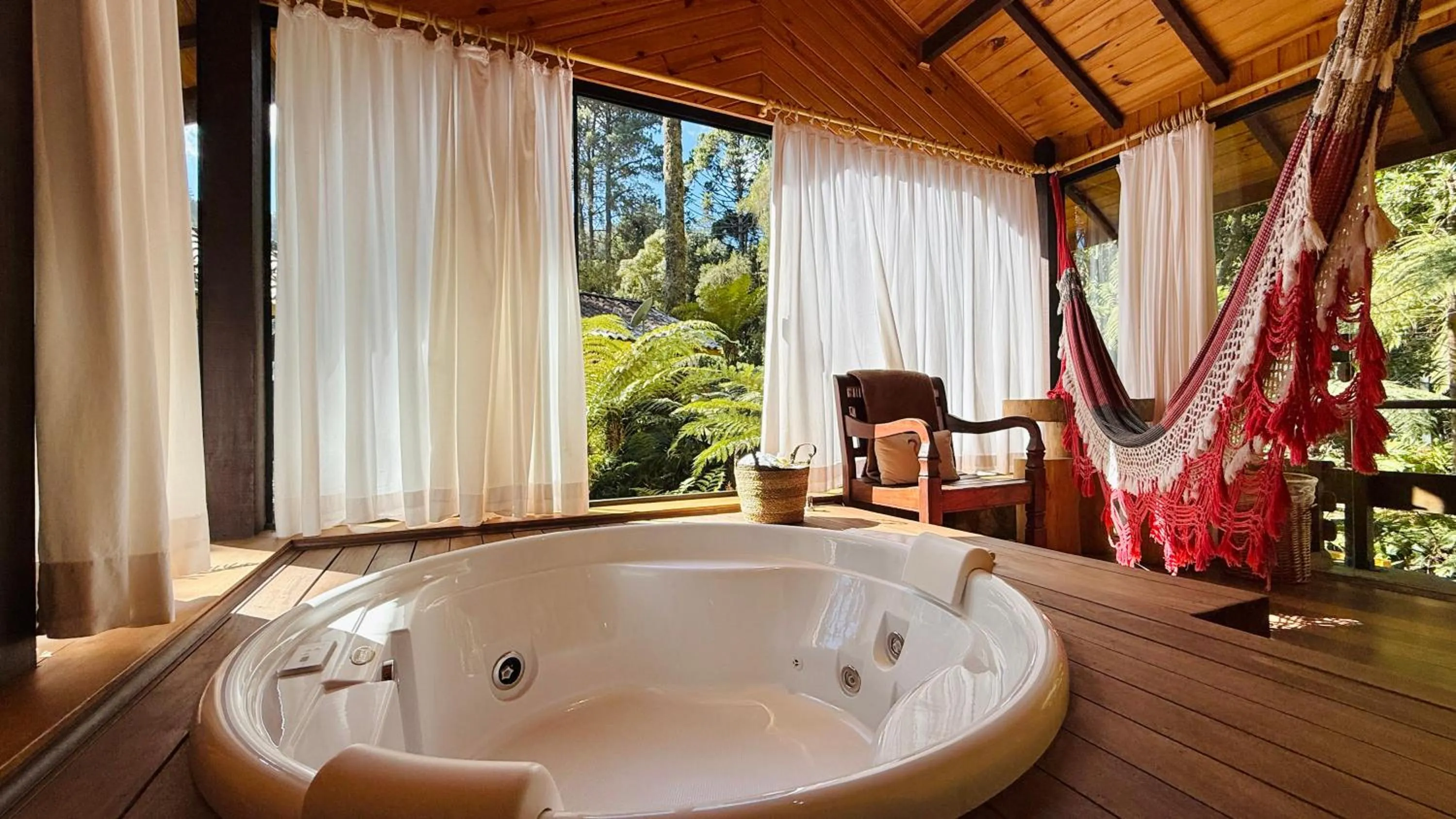 Hot Tub in Pousada Villa D'Amore