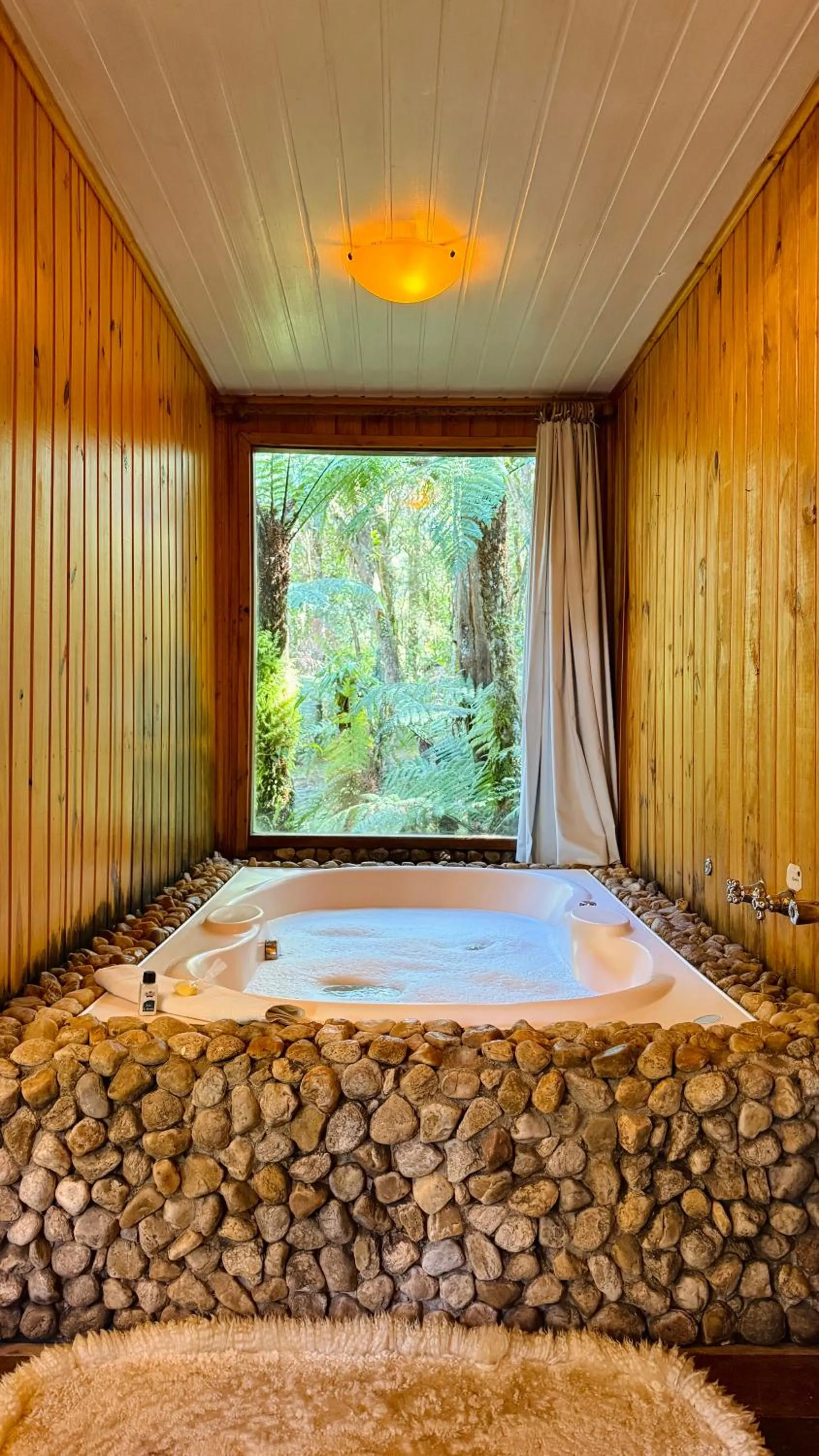 Hot Tub in Pousada Villa D'Amore