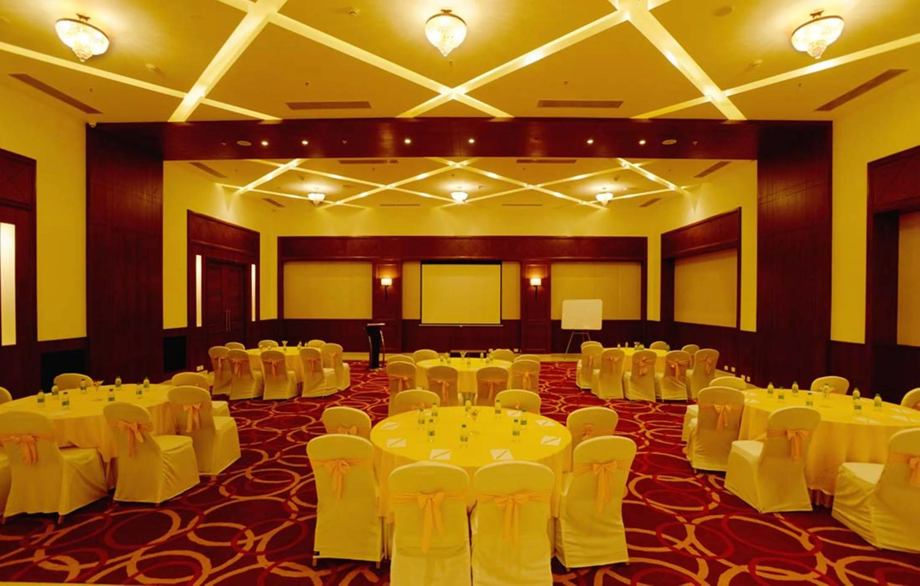 Banquet/Function facilities in Lemon Tree Hotel Coimbatore
