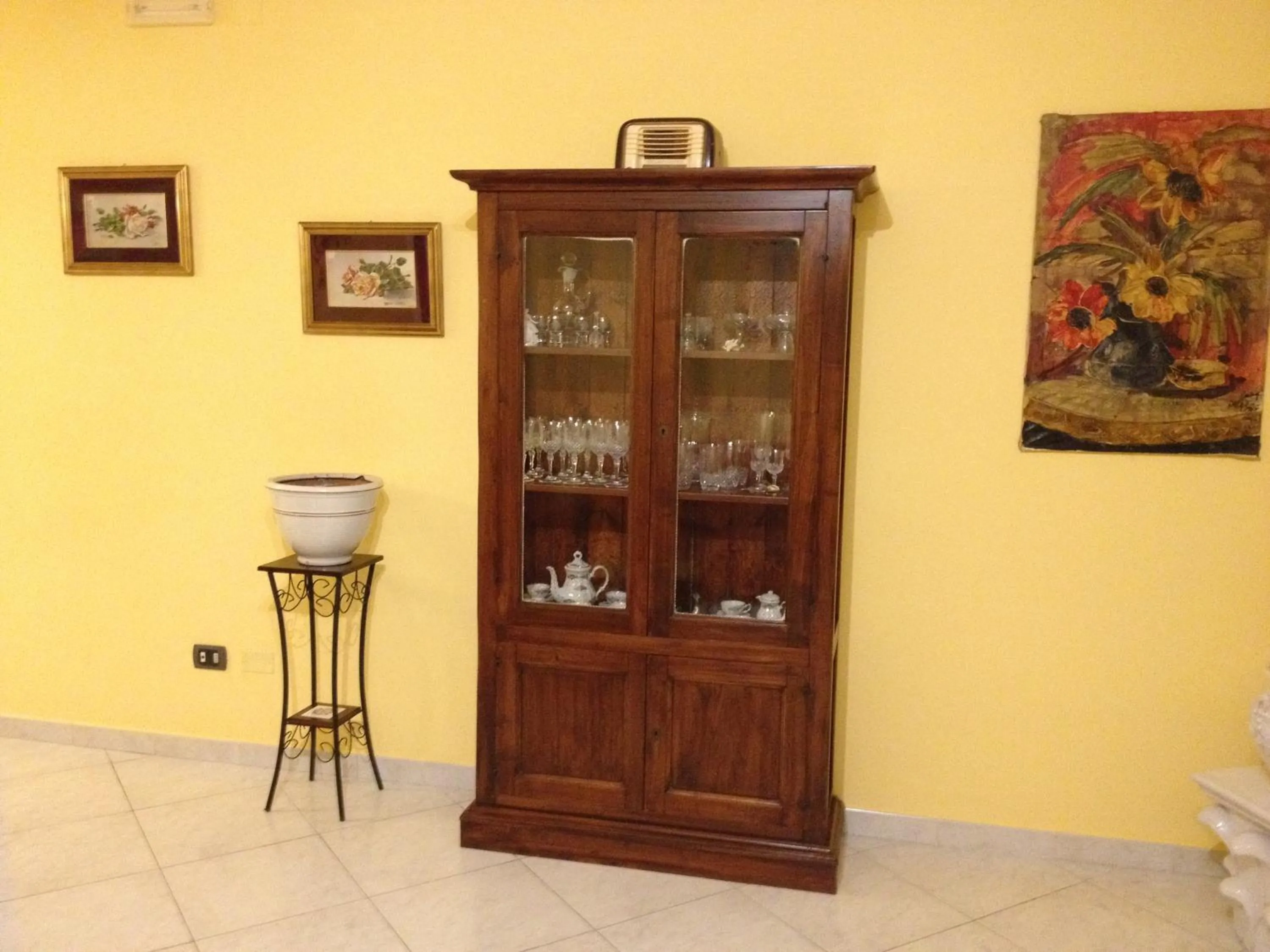 Communal lounge/ TV room in B&B Serenità