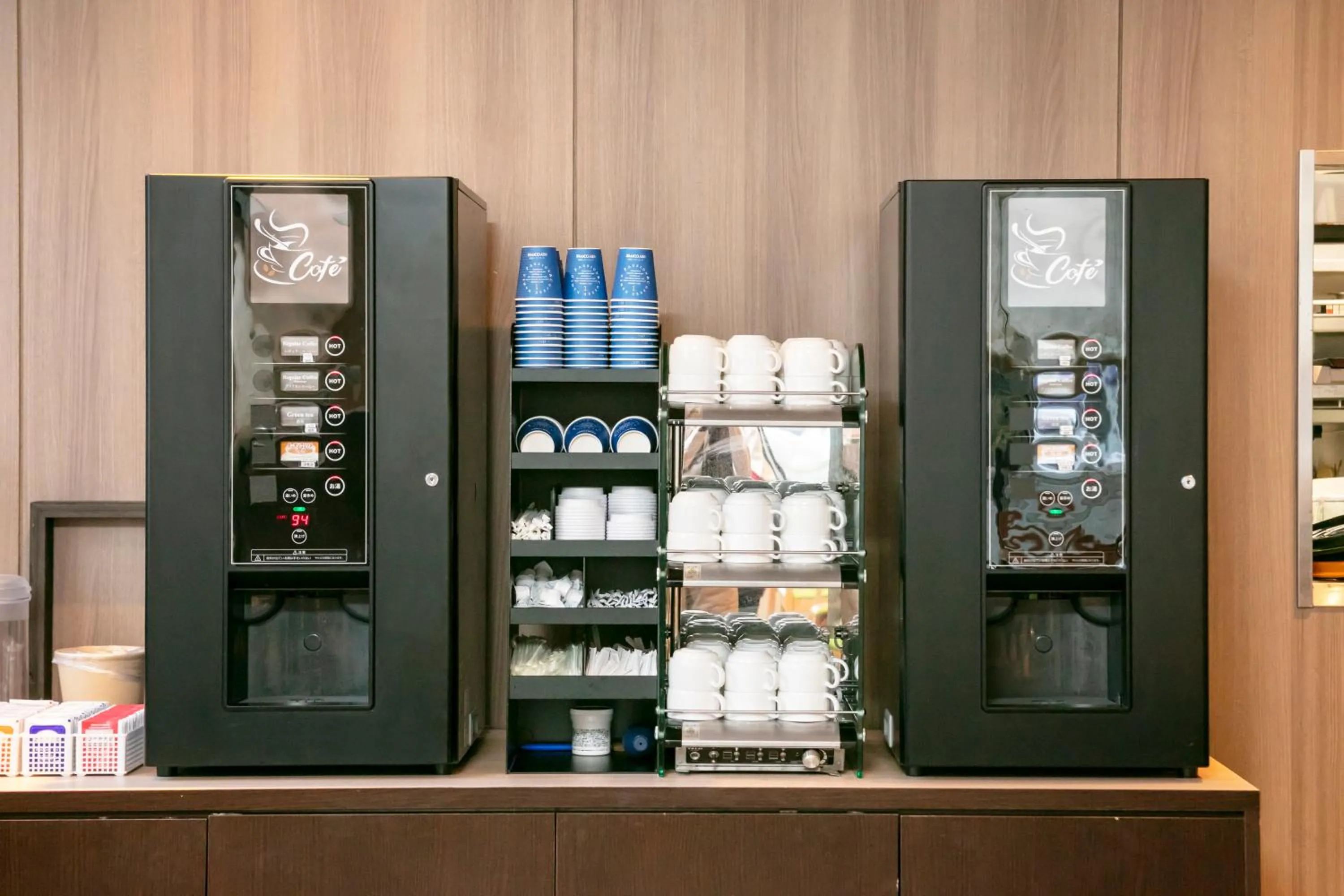 Coffee/tea facilities in Smile Hotel Premium Sapporo Susukino