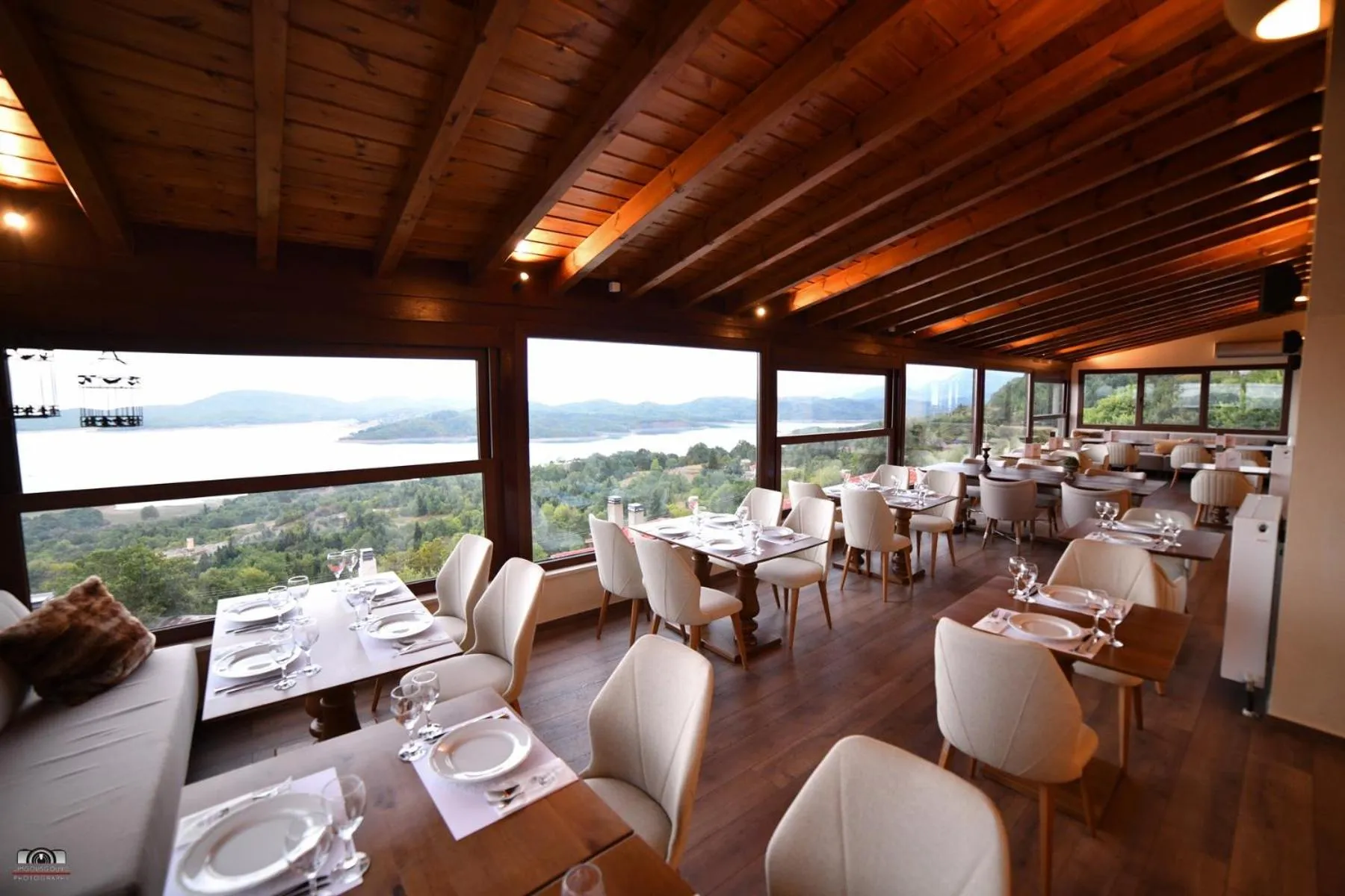 Restaurant/places to eat in Nevros Hotel Resort and Spa Limni Plastira