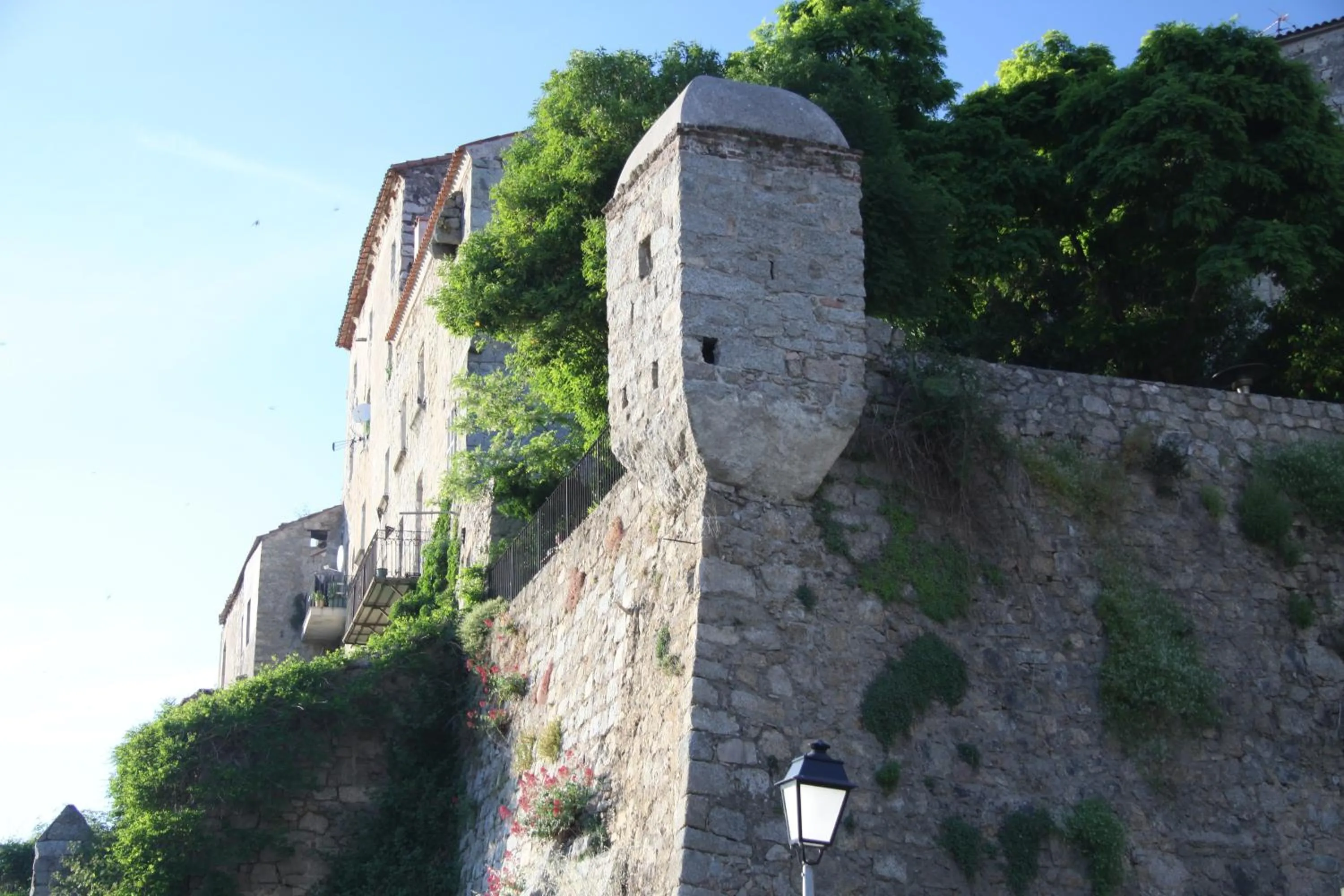 Property building in Rossi Hôtel