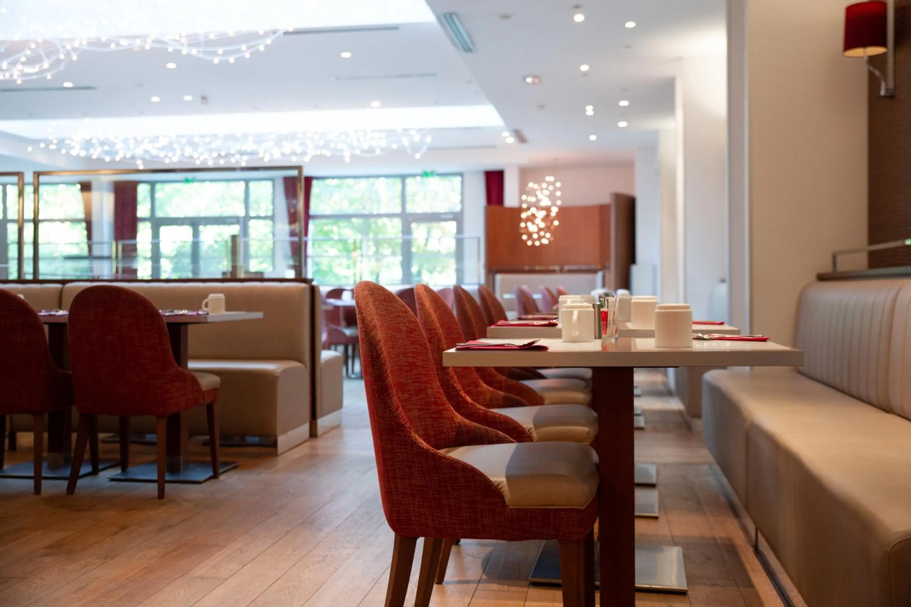 Restaurant/places to eat in Clarion Paris CDG Airport