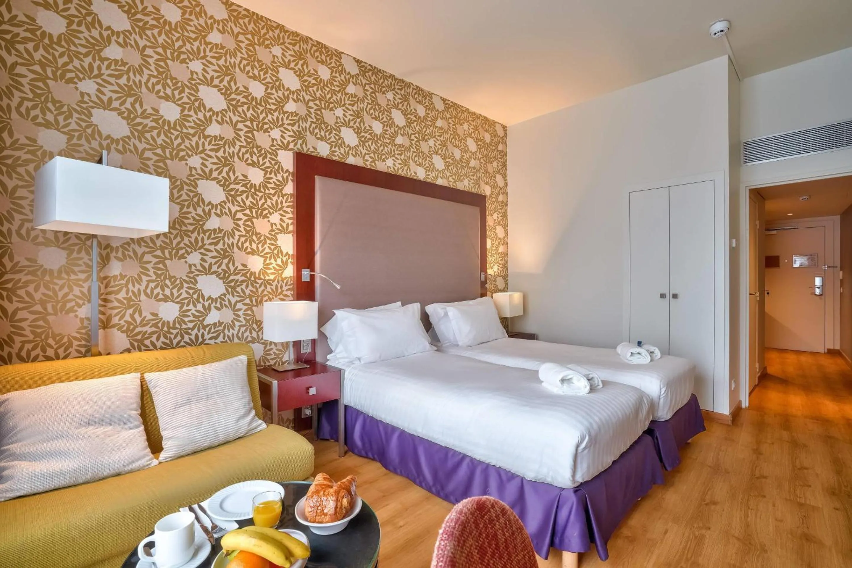 Bedroom, Bed in Clarion Paris CDG Airport