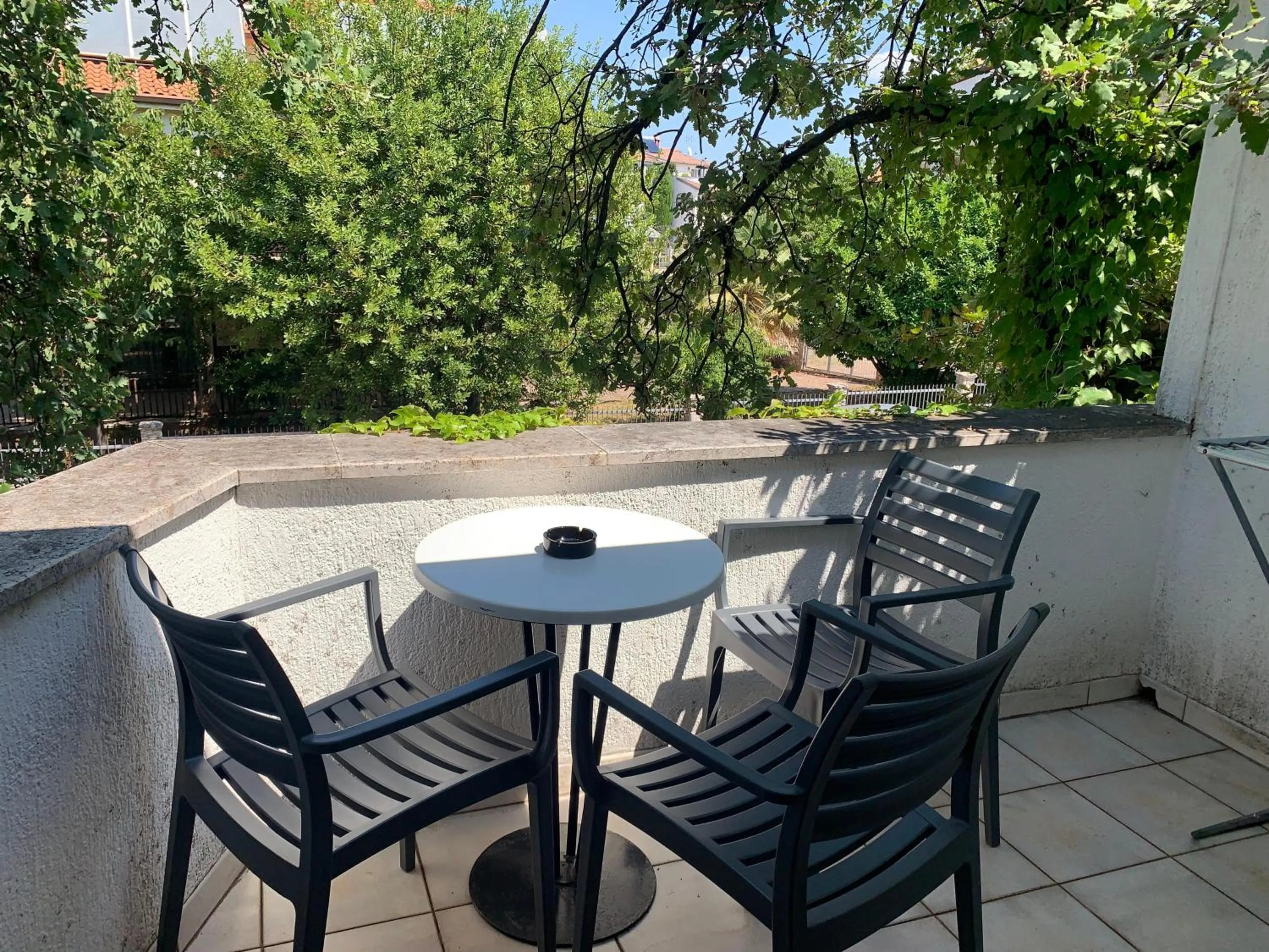 Balcony/Terrace in Gargamelo Pension