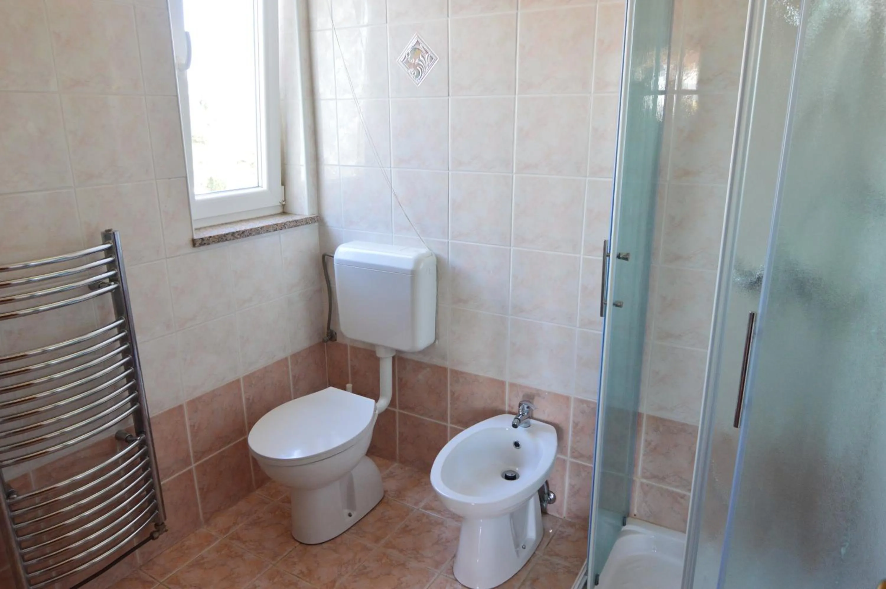 Shower in Gargamelo Pension