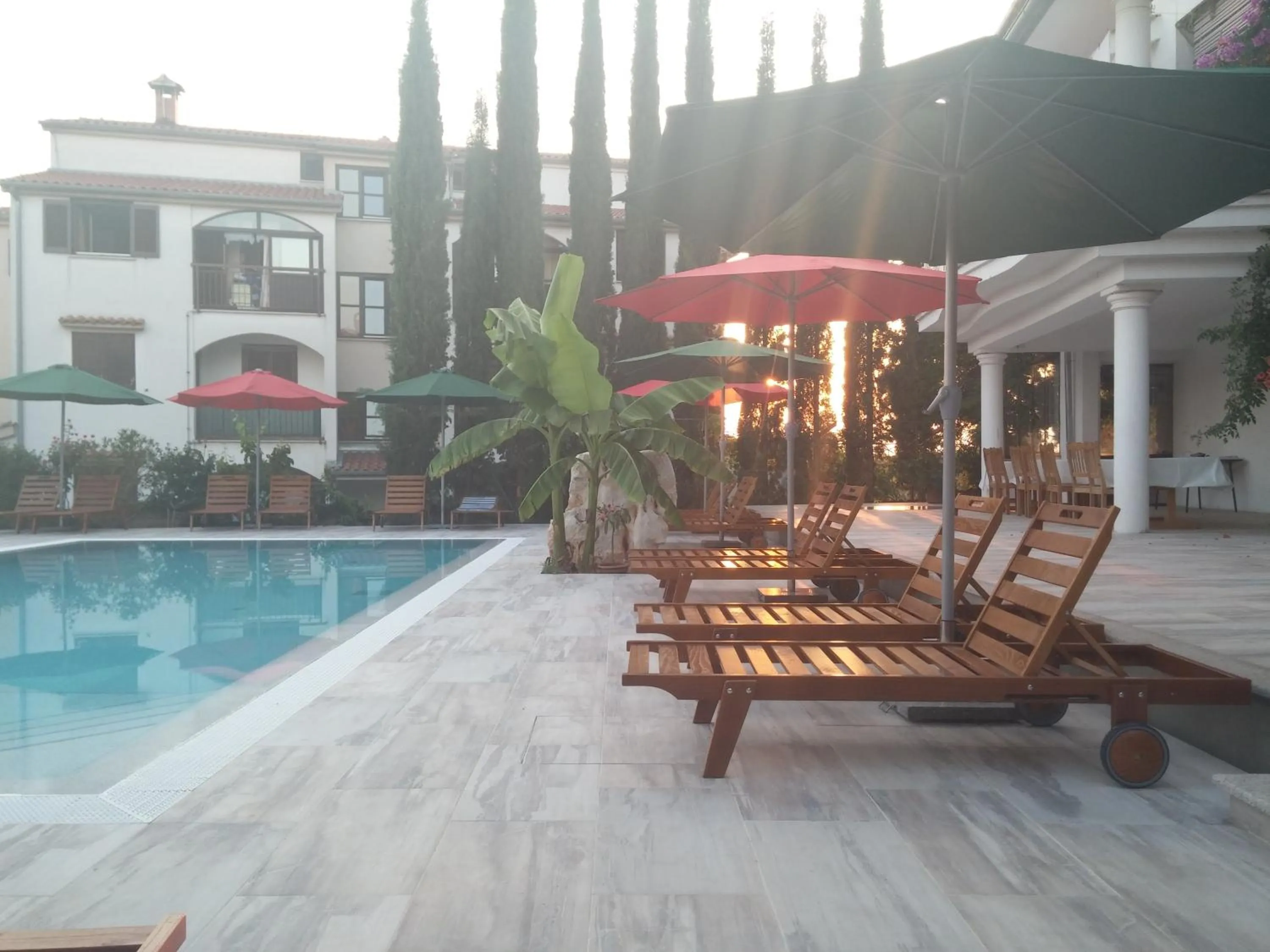 Swimming pool in Gargamelo Pension