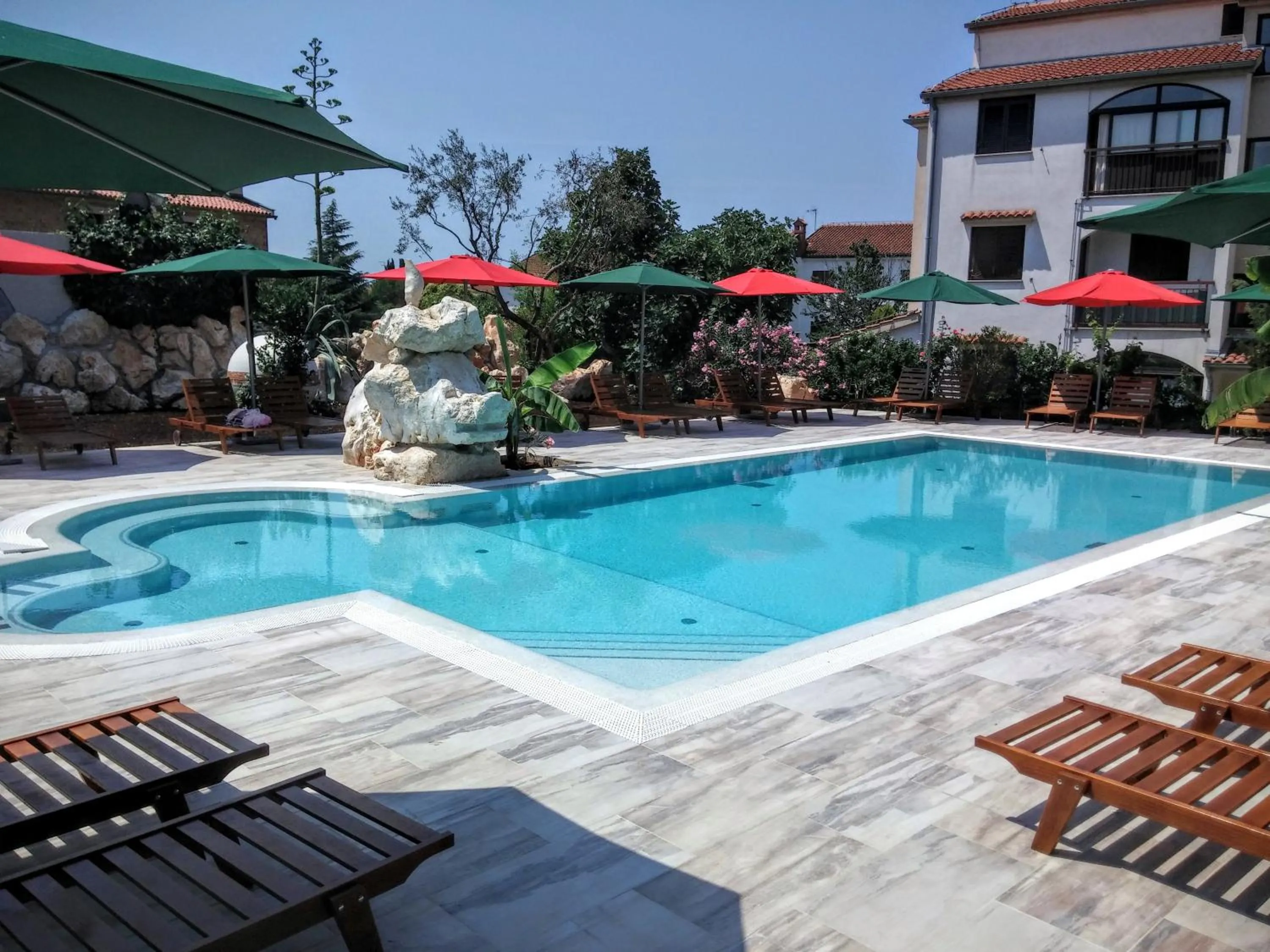 Day in Gargamelo Pension