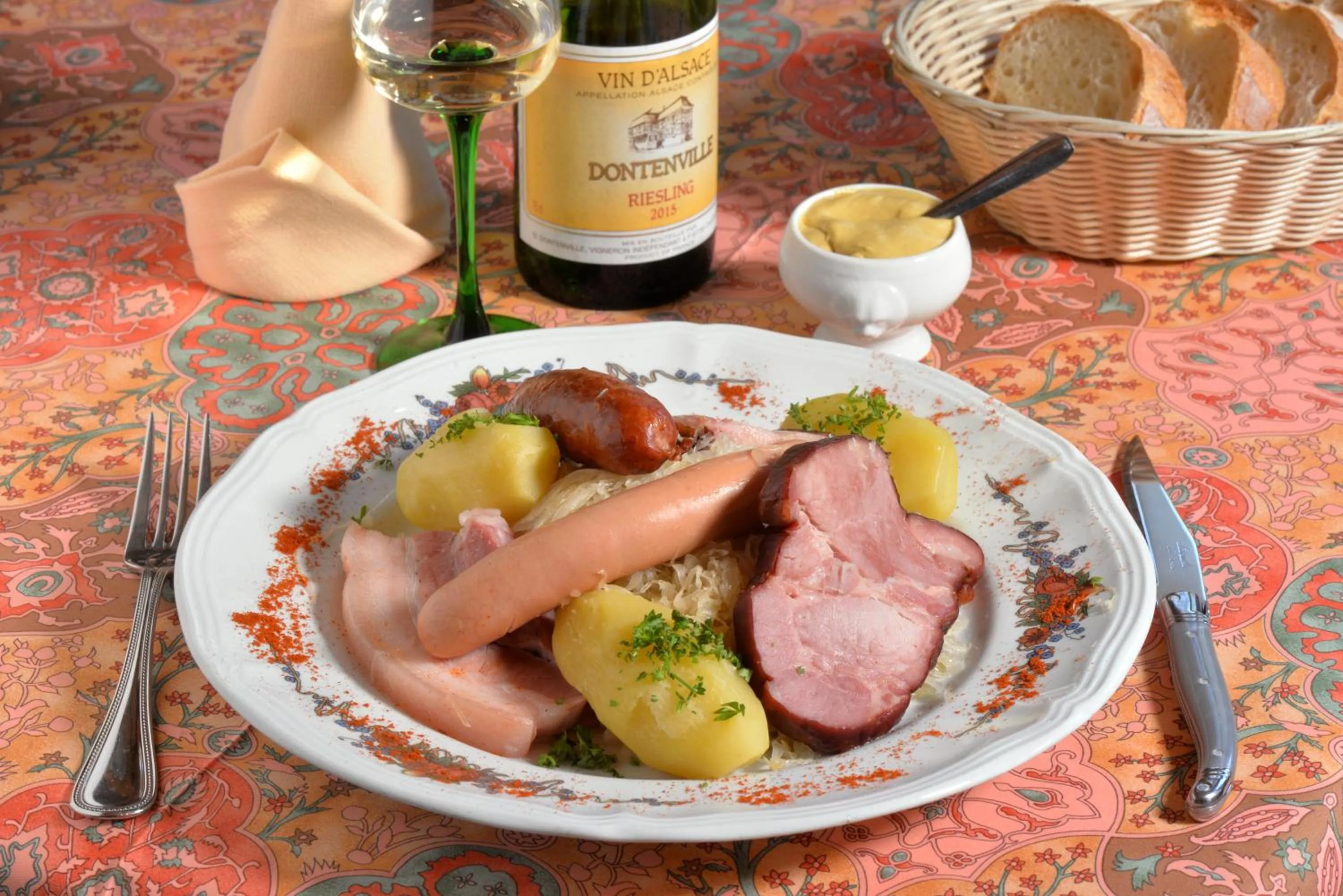 Food close-up in Hotel Restaurant Dontenville