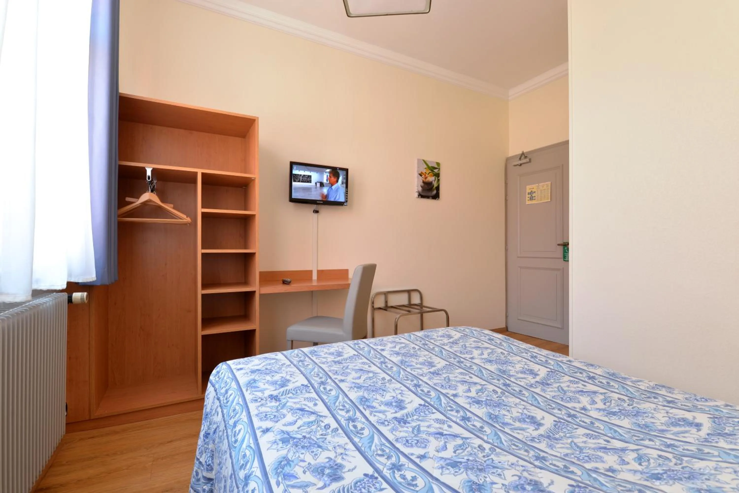 Bed in Hotel Restaurant Dontenville