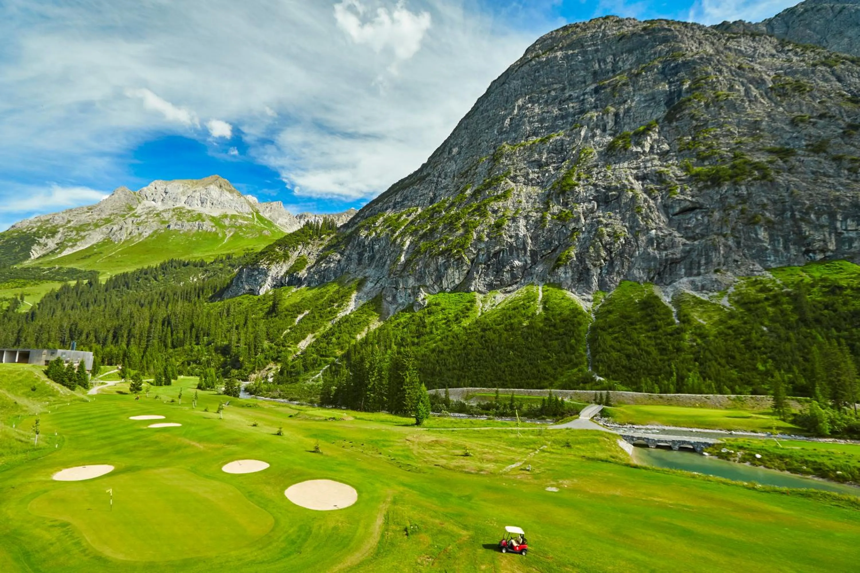 Golfcourse in Hotel Appartement Roggal