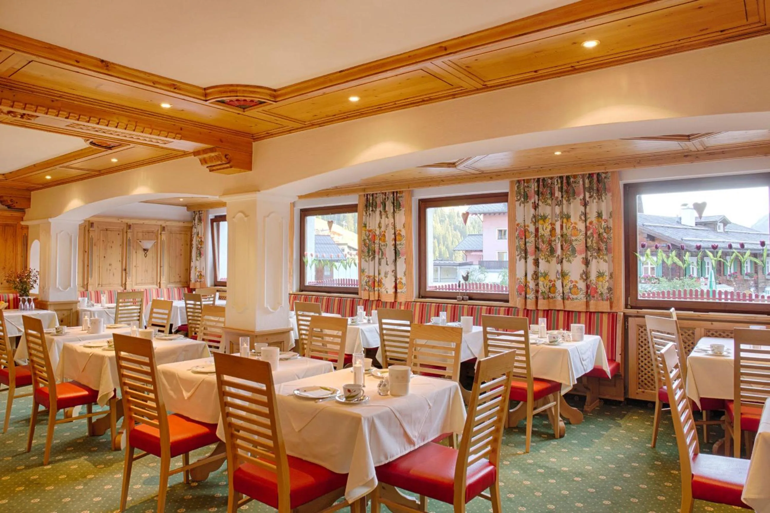 Restaurant/places to eat in Hotel Appartement Roggal