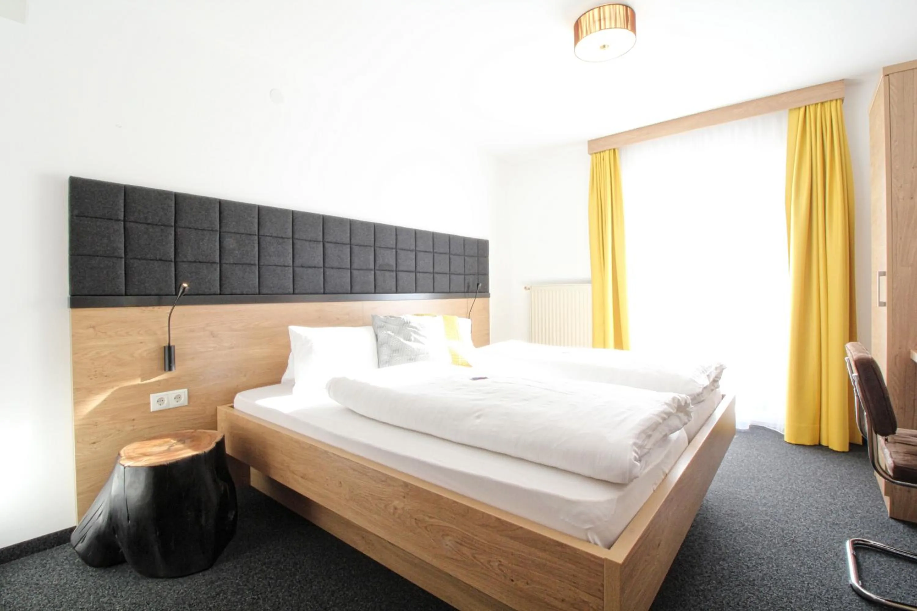 Photo of the whole room, Bed in Seelos - Alpine Easy Stay - Bed & Breakfast