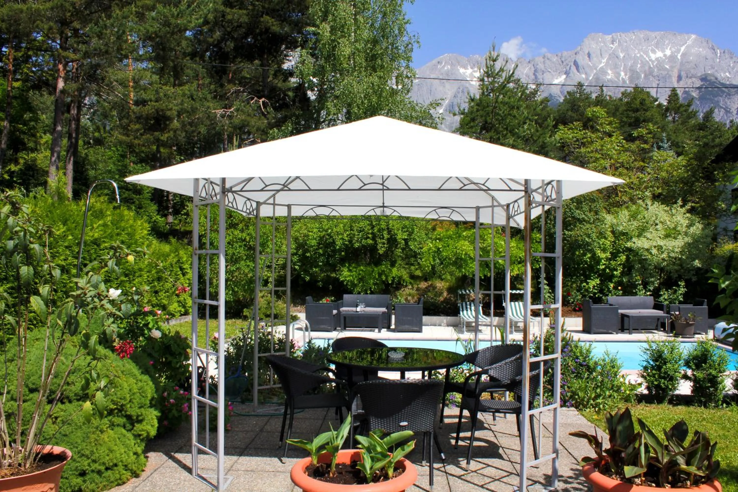Garden in Seelos - Alpine Easy Stay - Bed & Breakfast