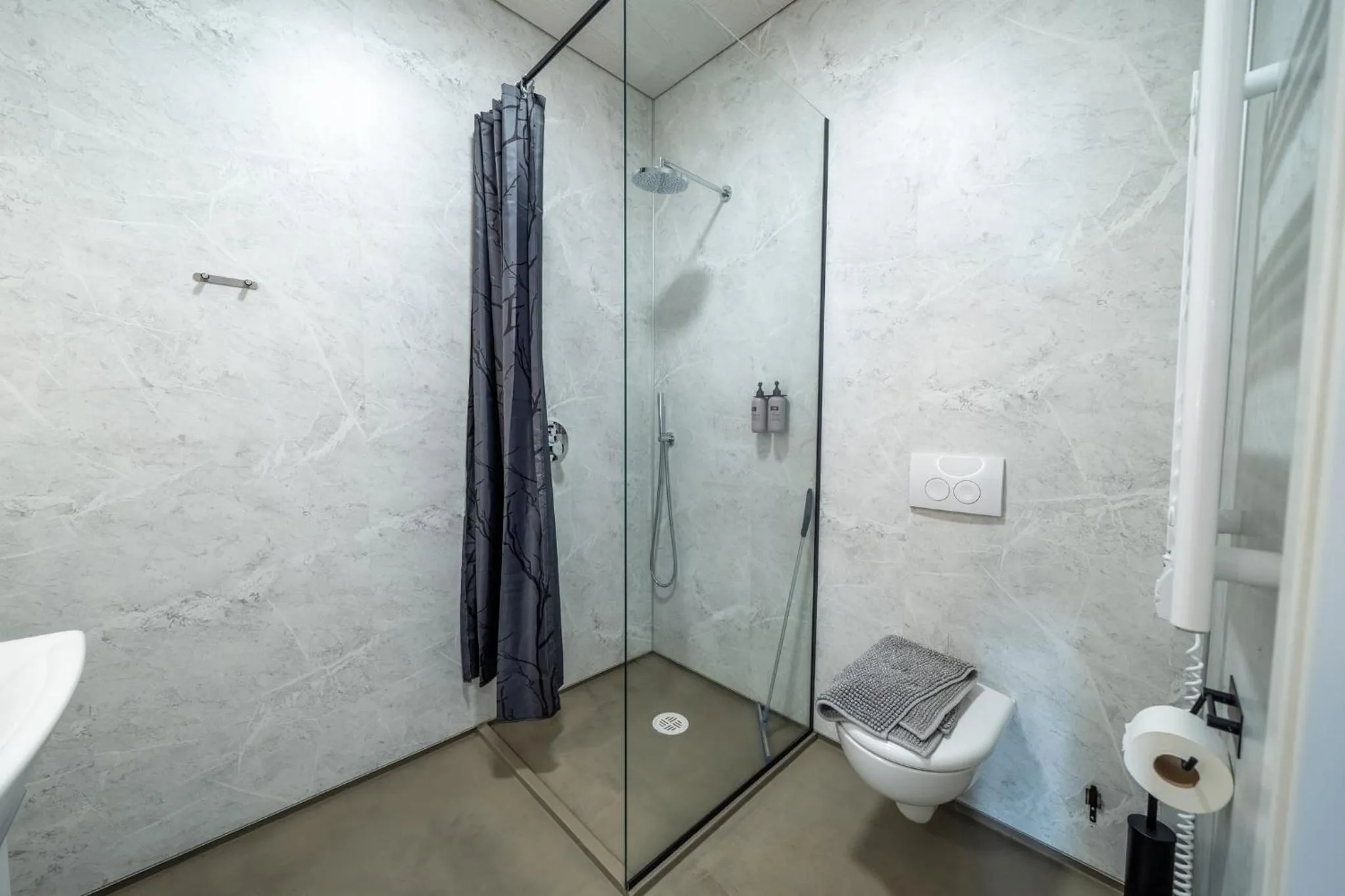 Bathroom in Dis Cottages